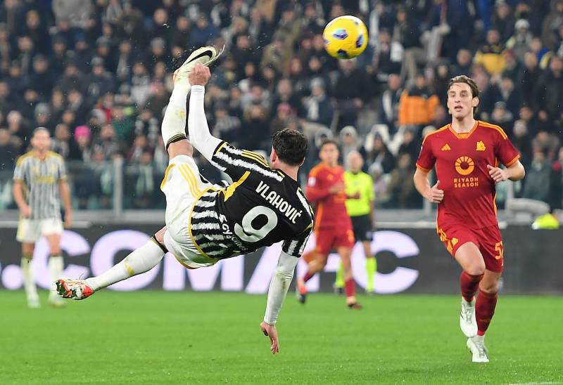 Vlahovic rovesciata Juventus Roma