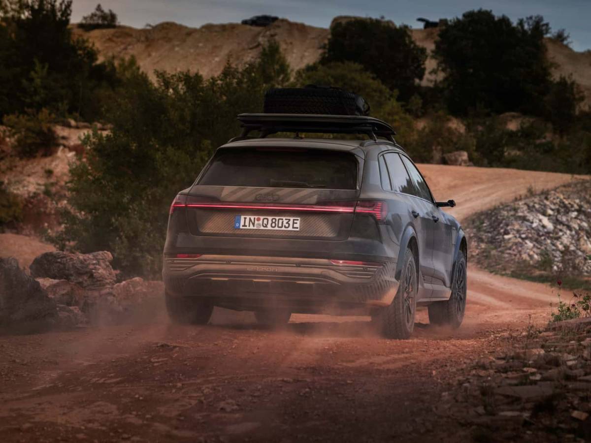 Audi Q8 e-tron edition Dakar