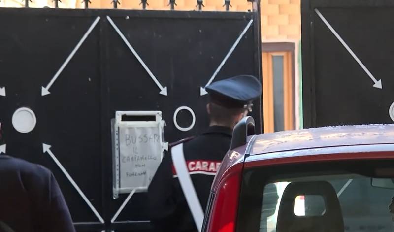 Carabinieri in via Marconi