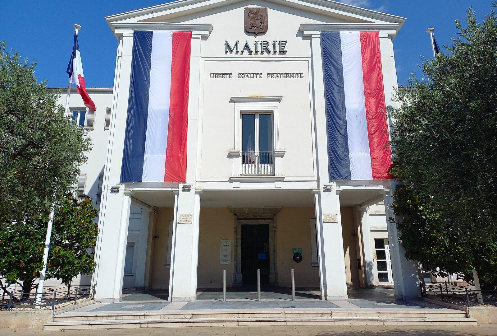 L’arc progressiste fait front contre l’imposture historique