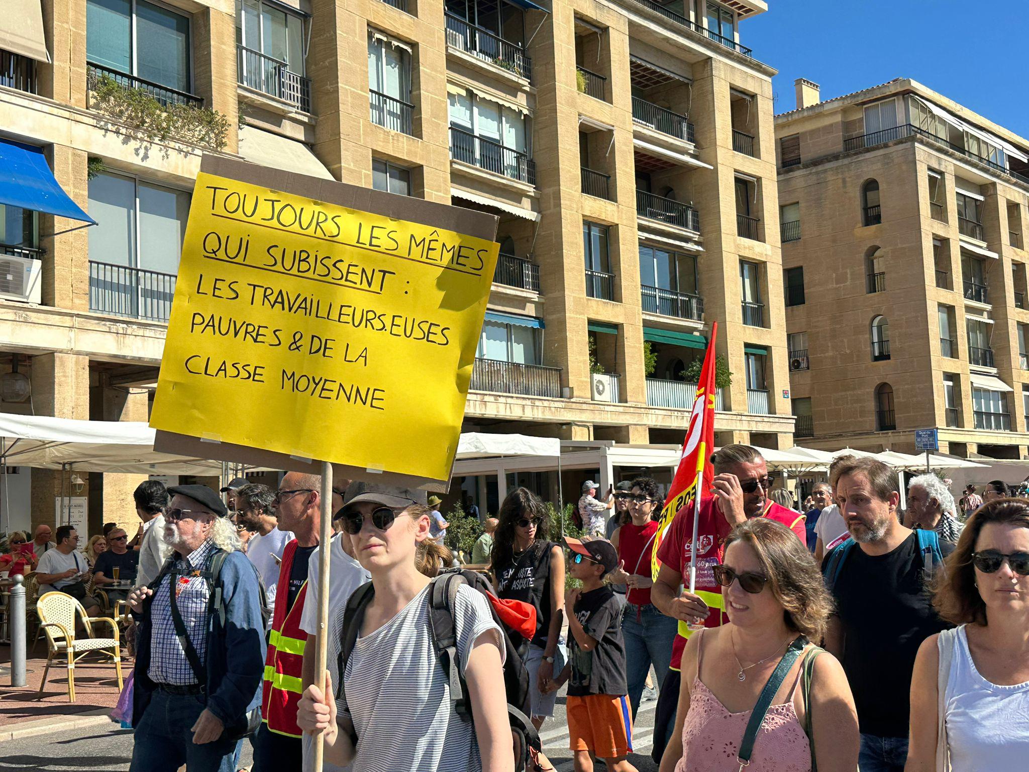 La rue maintient la pression sur Lecornu