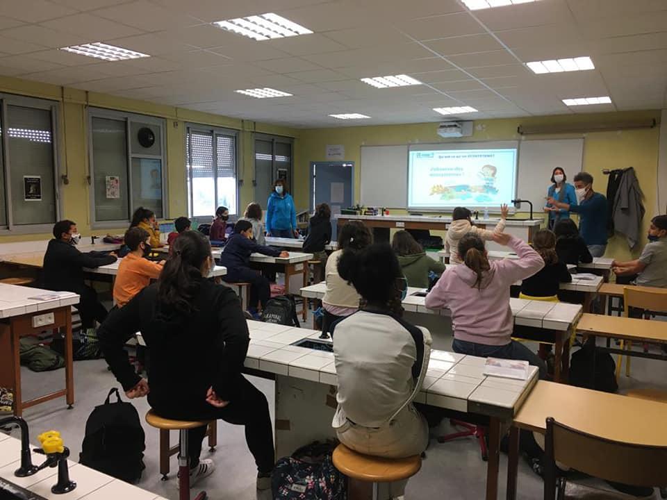 Élèves et parents du collège Pagnol veulent un remplaçant