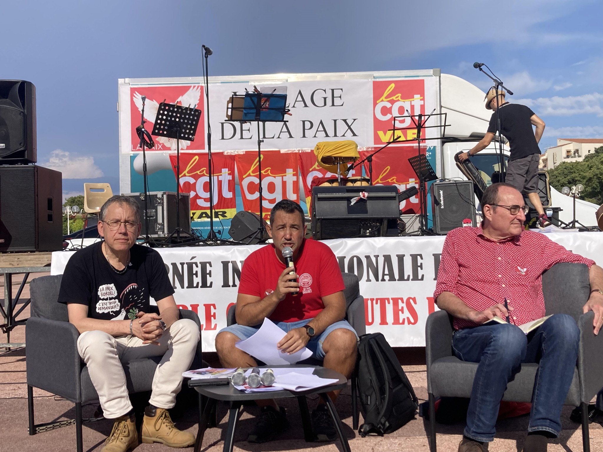 Toulon. Un village pour informeret débattre
