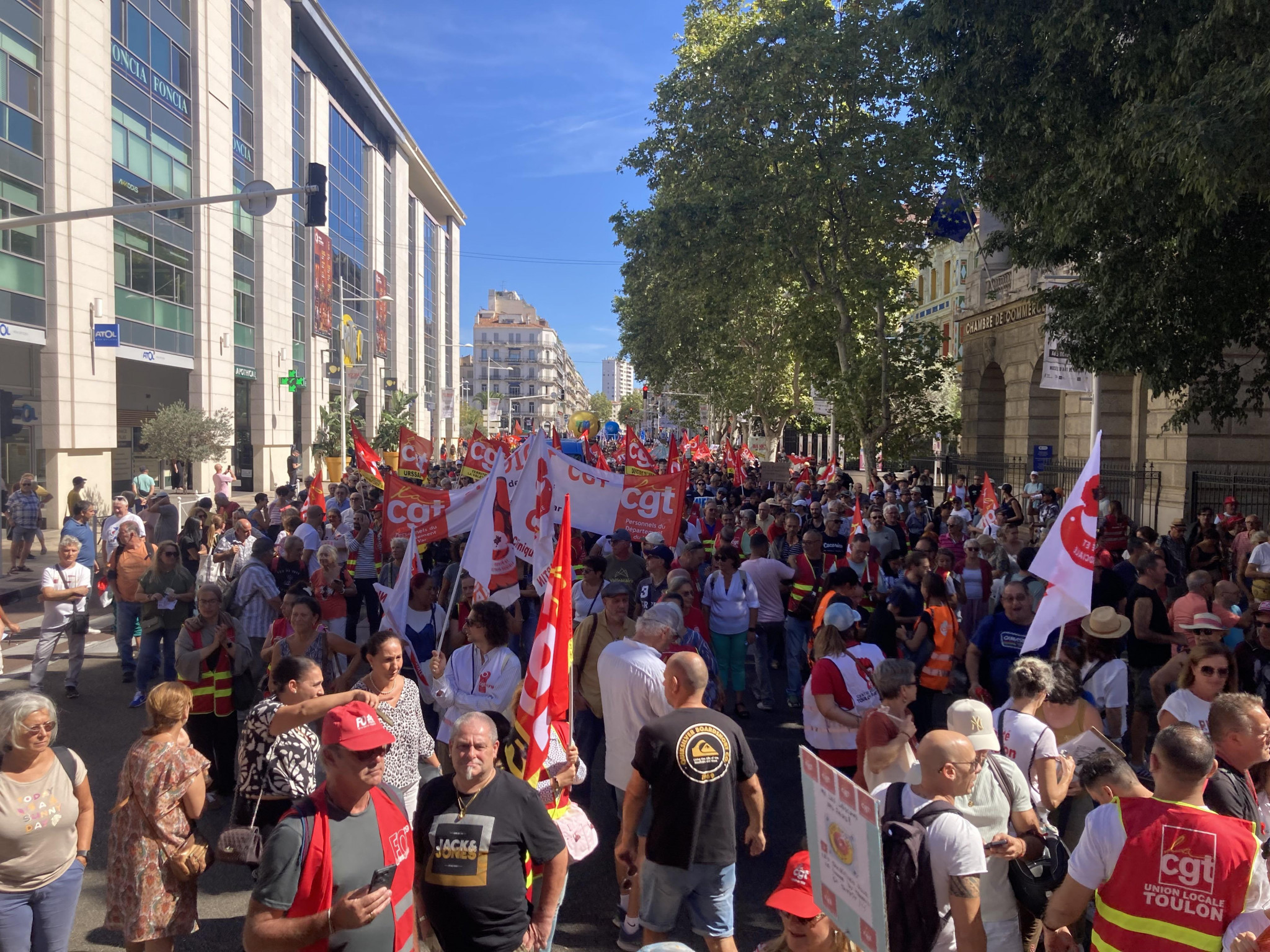 Debout à Toulon pour le progrès social et le bien commun