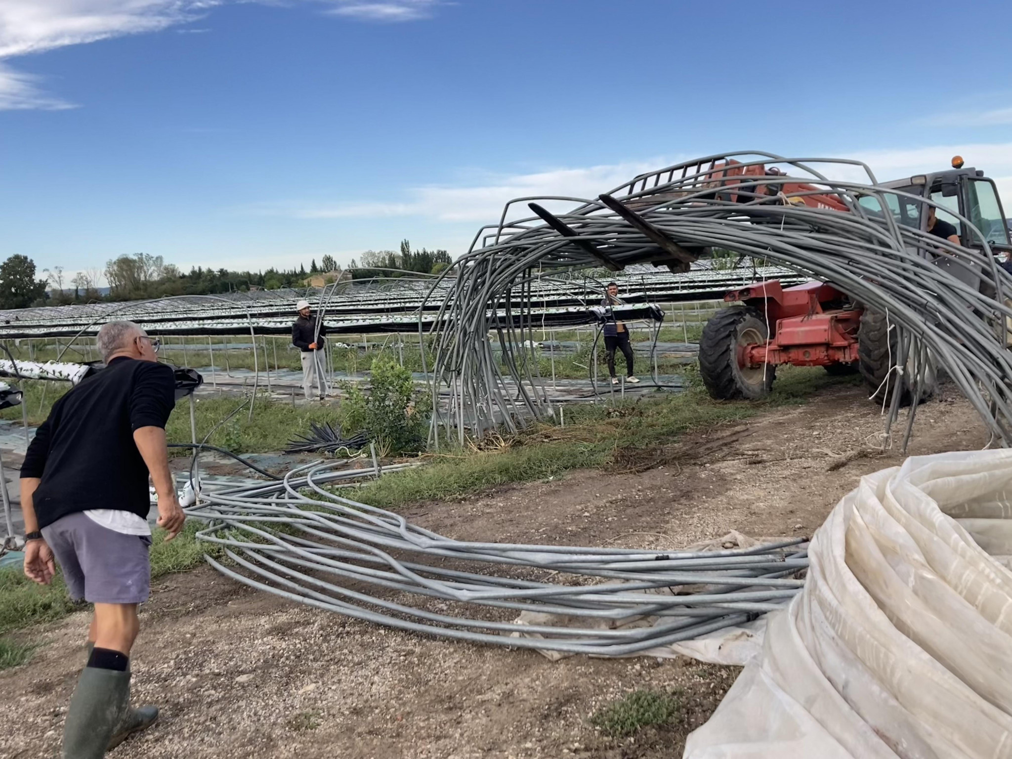 Les agriculteurs se serrent les coudes après les intempéries