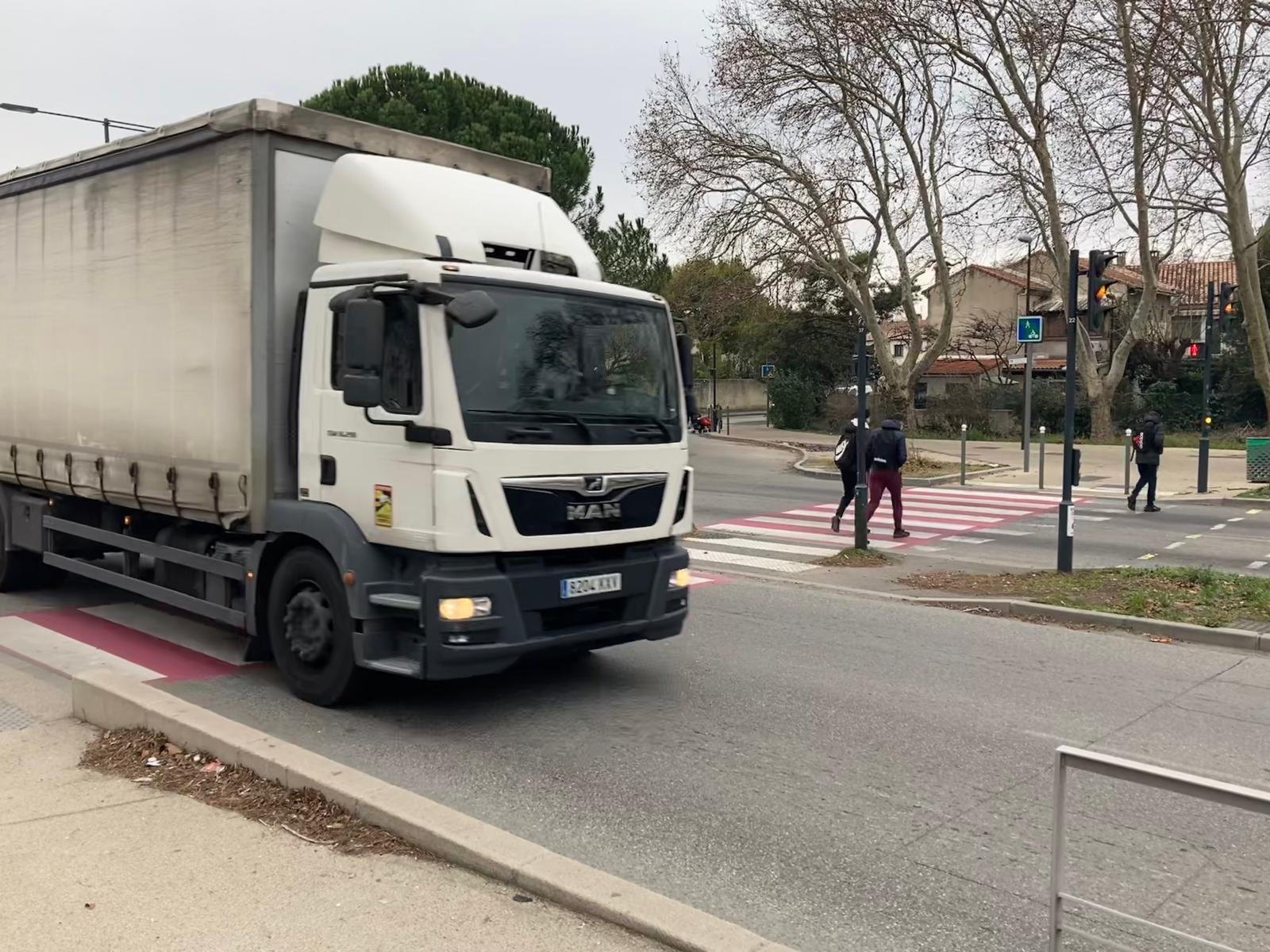L’interdiction des poids lourds sur la rocade se précise