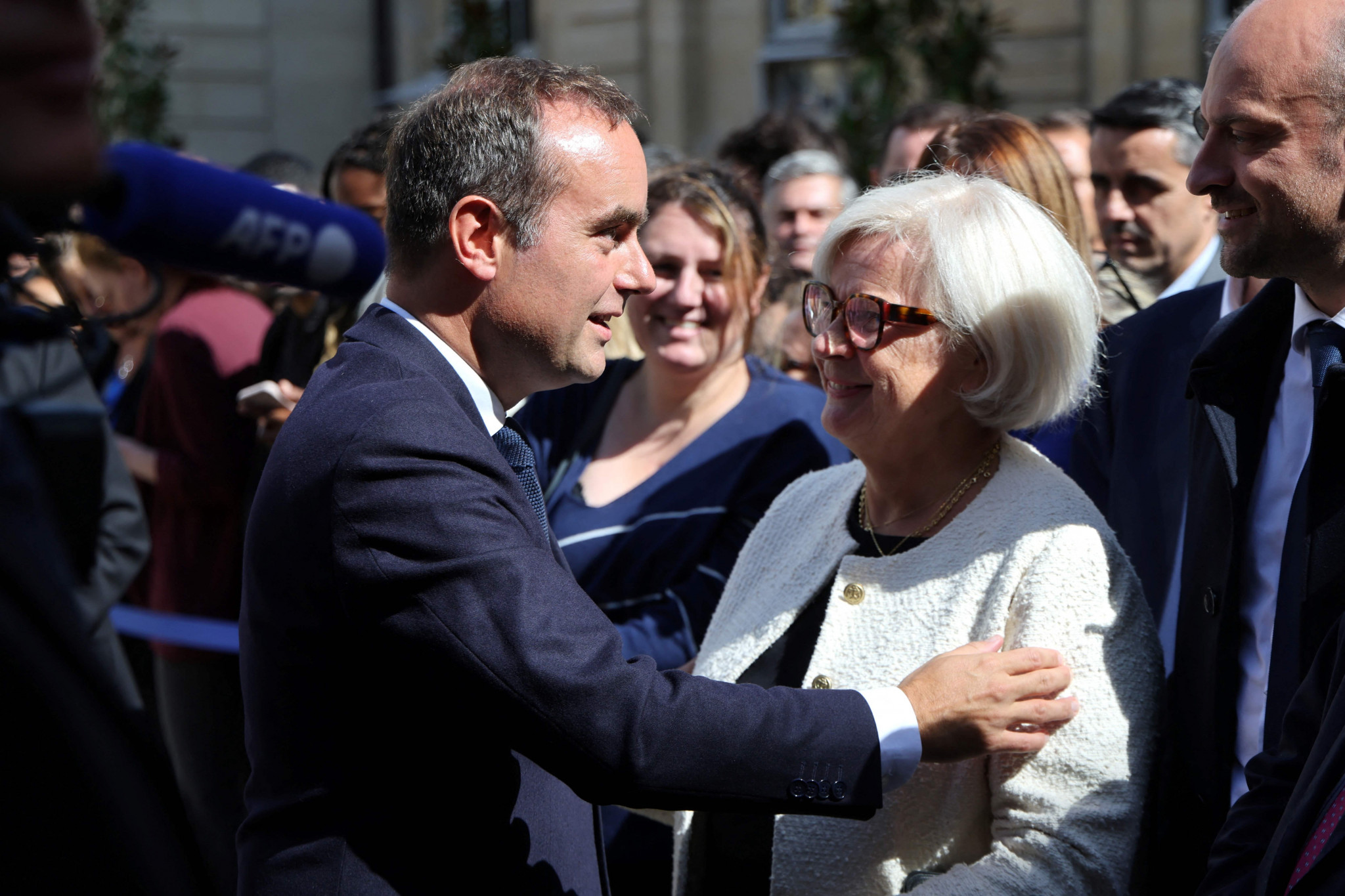 Sébastien Lecornu consulte à défaut de pouvoir gouverner