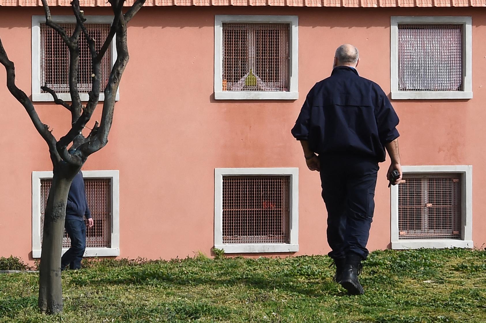 La prison pour mineurs hors-la-loi