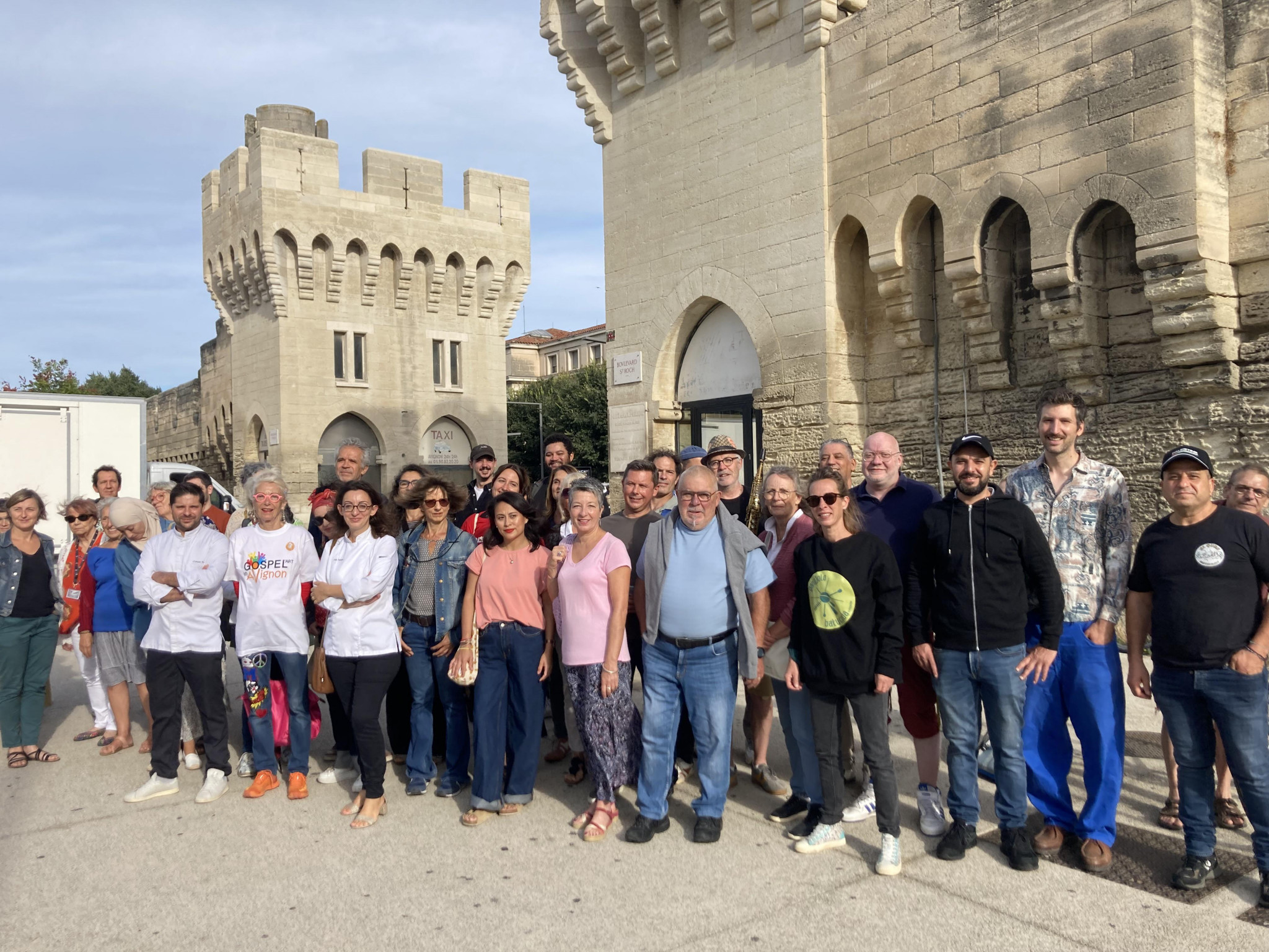 Le curieux banquet le long des remparts, c’est ce dimanche