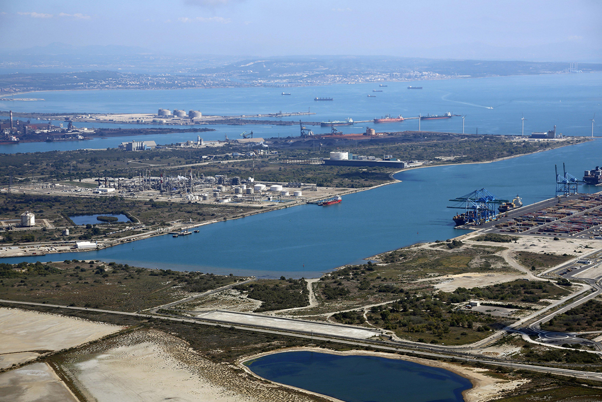 La réindustralisation du golfe de Fos en marche
