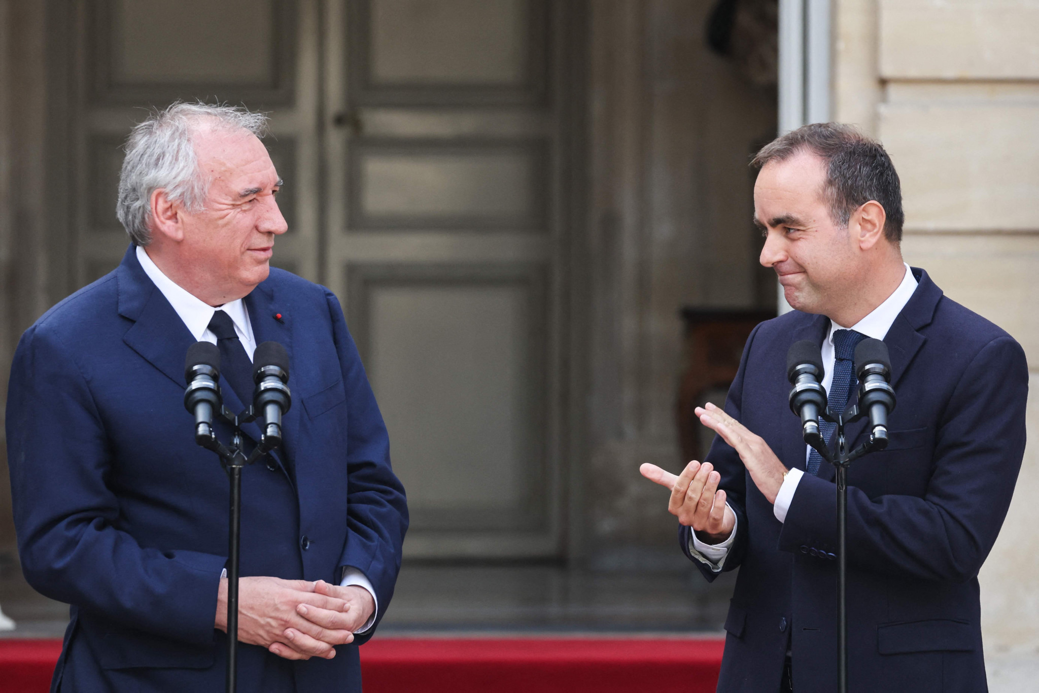 Bayrou-Lecornu : une passation en pleine tempête sociale