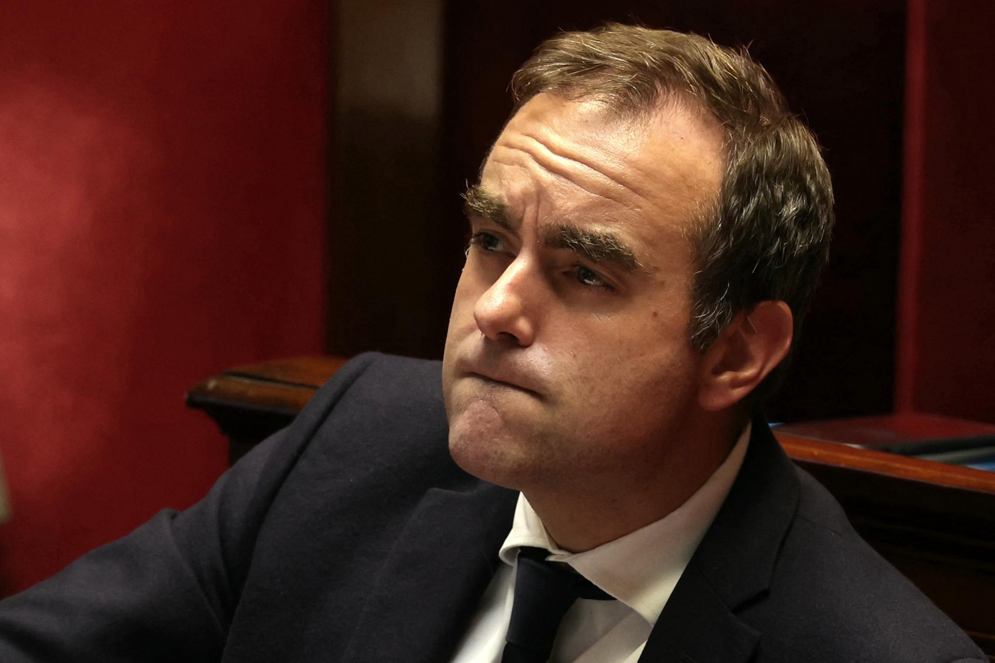 Lecornu convainc le PS et gagne du temps