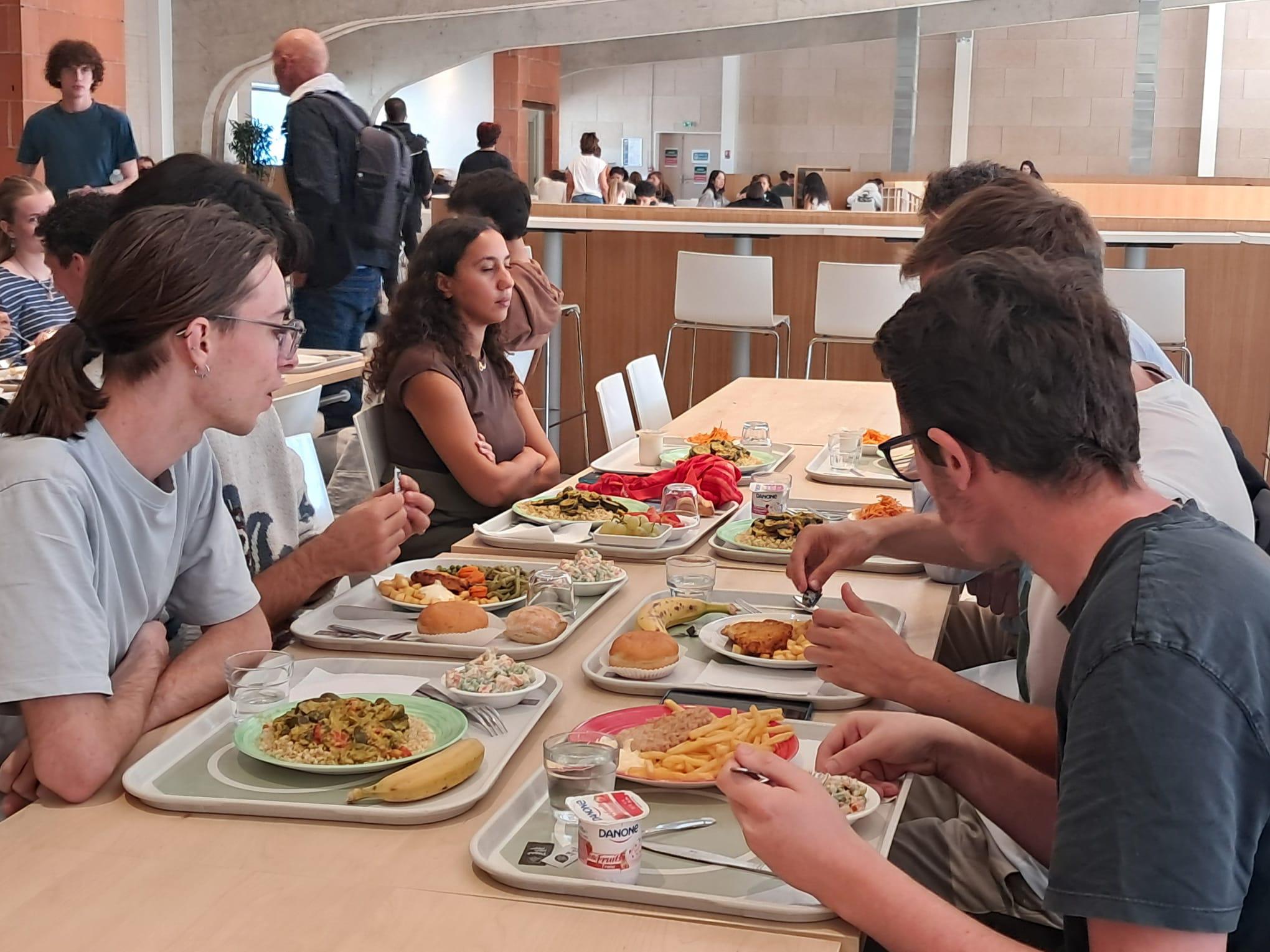 Une semaine de repas gratuits dans les restaurants universitaires
