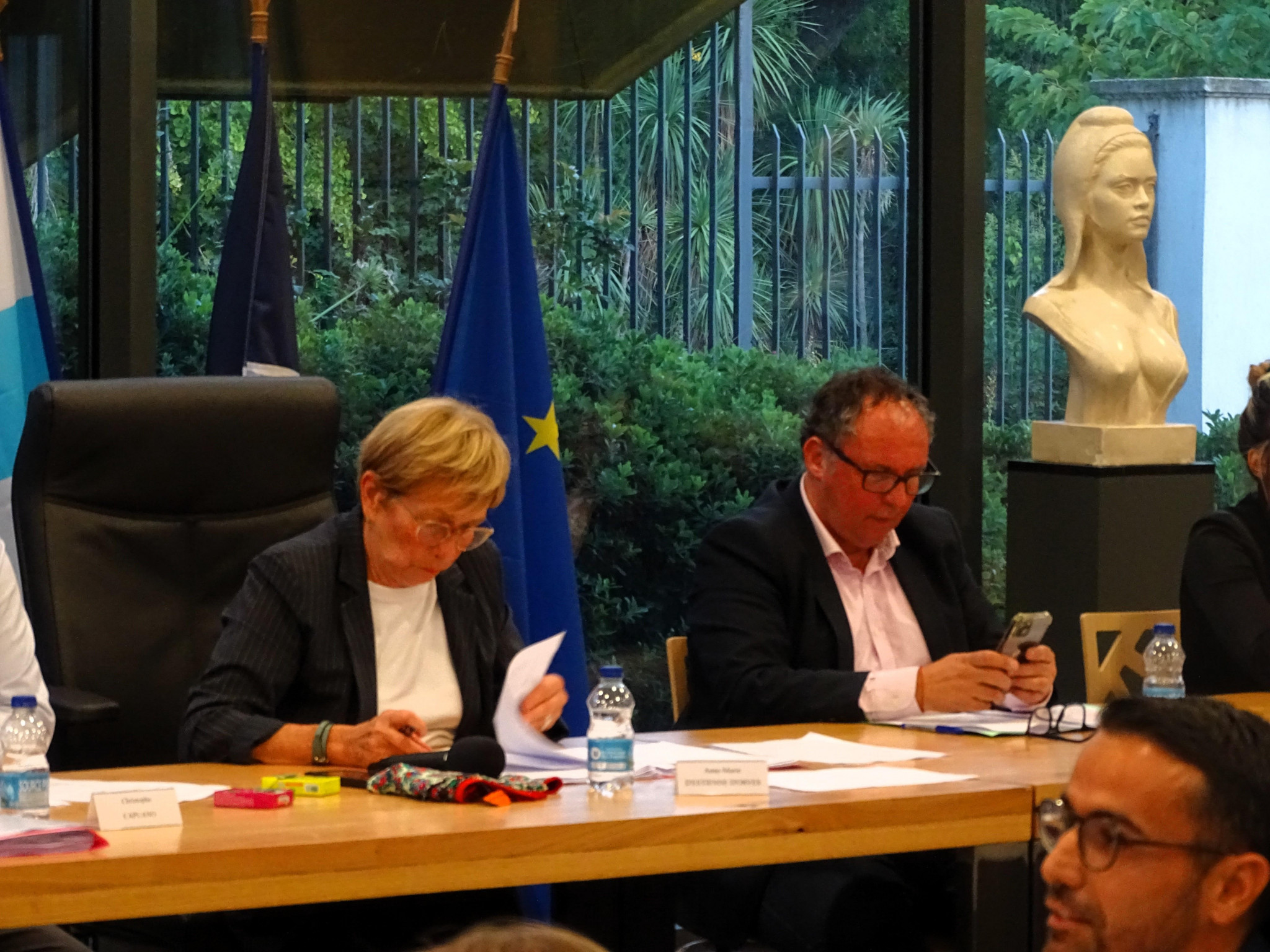 Le premier adjoint en mairie des 9-10 rallie l’extrême droite
