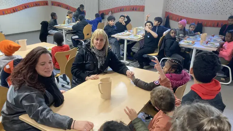 L’état défend sa mobilisation « très forte » pour les AESH