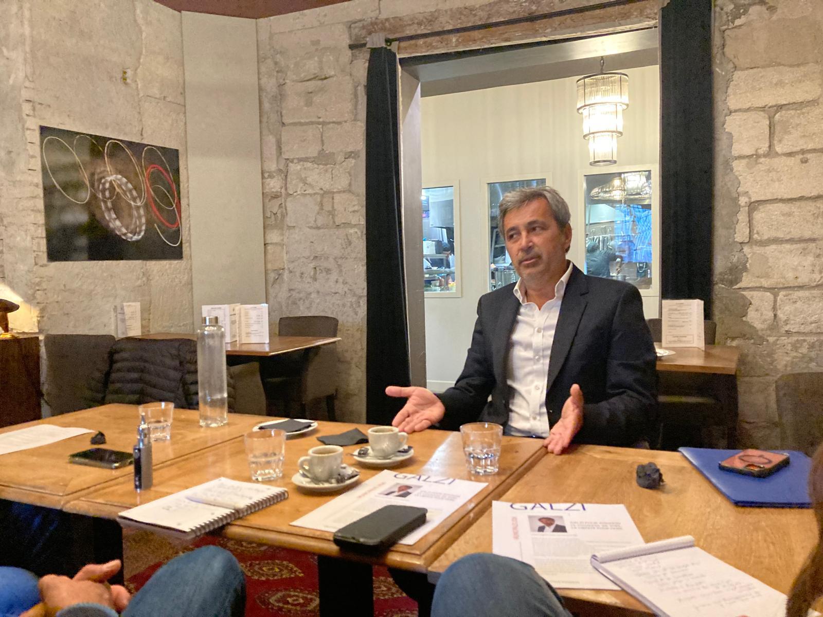 Olivier Galzi se lance sans partis, sans exclure leur soutien