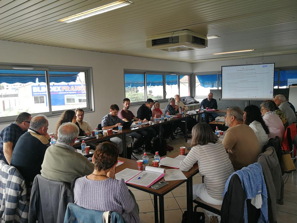 Dans le Var, les communistes se forment pour les municipales