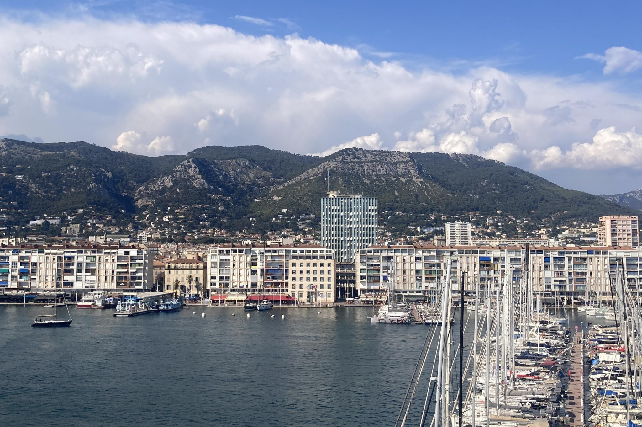 La menace de l’extrême droite omniprésente dans le Var
