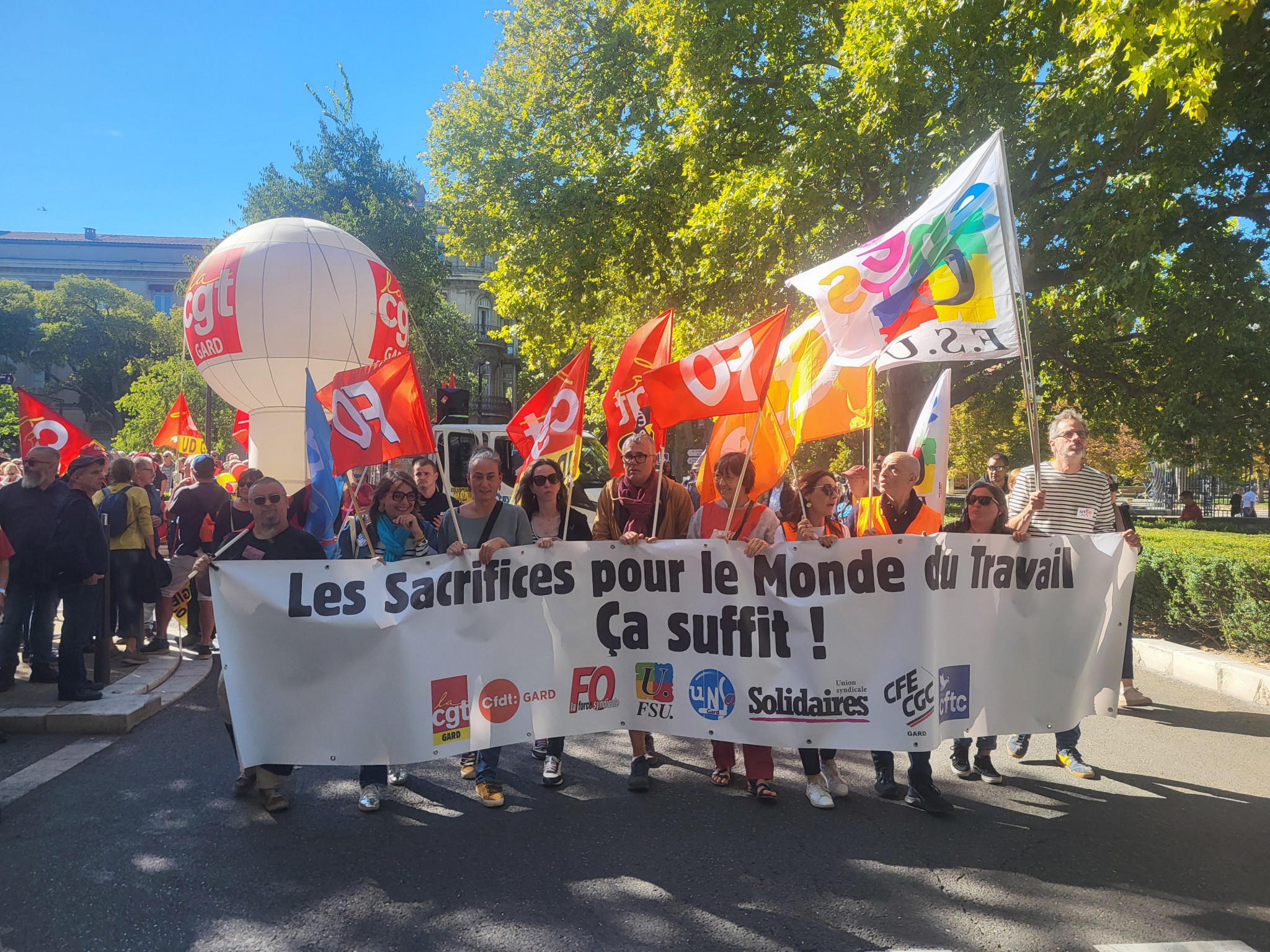 Nîmes. 3 000 manifestants pour maintenir la pression sur le budget