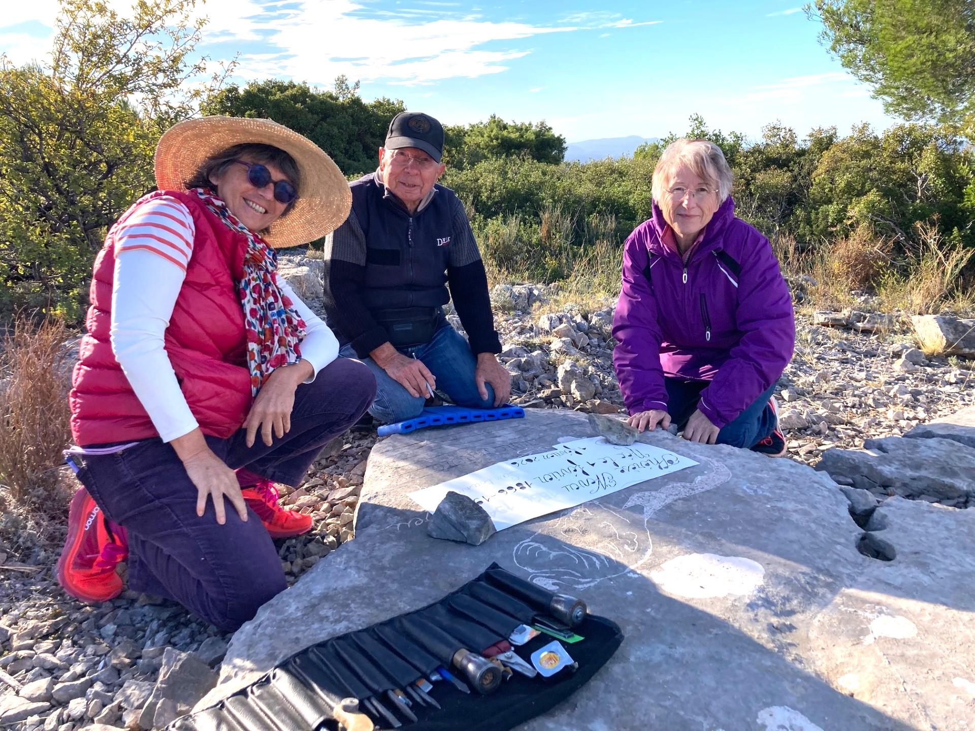 Près du Garlaban, le portrait de Thérèse Neveu gravé sur la roche