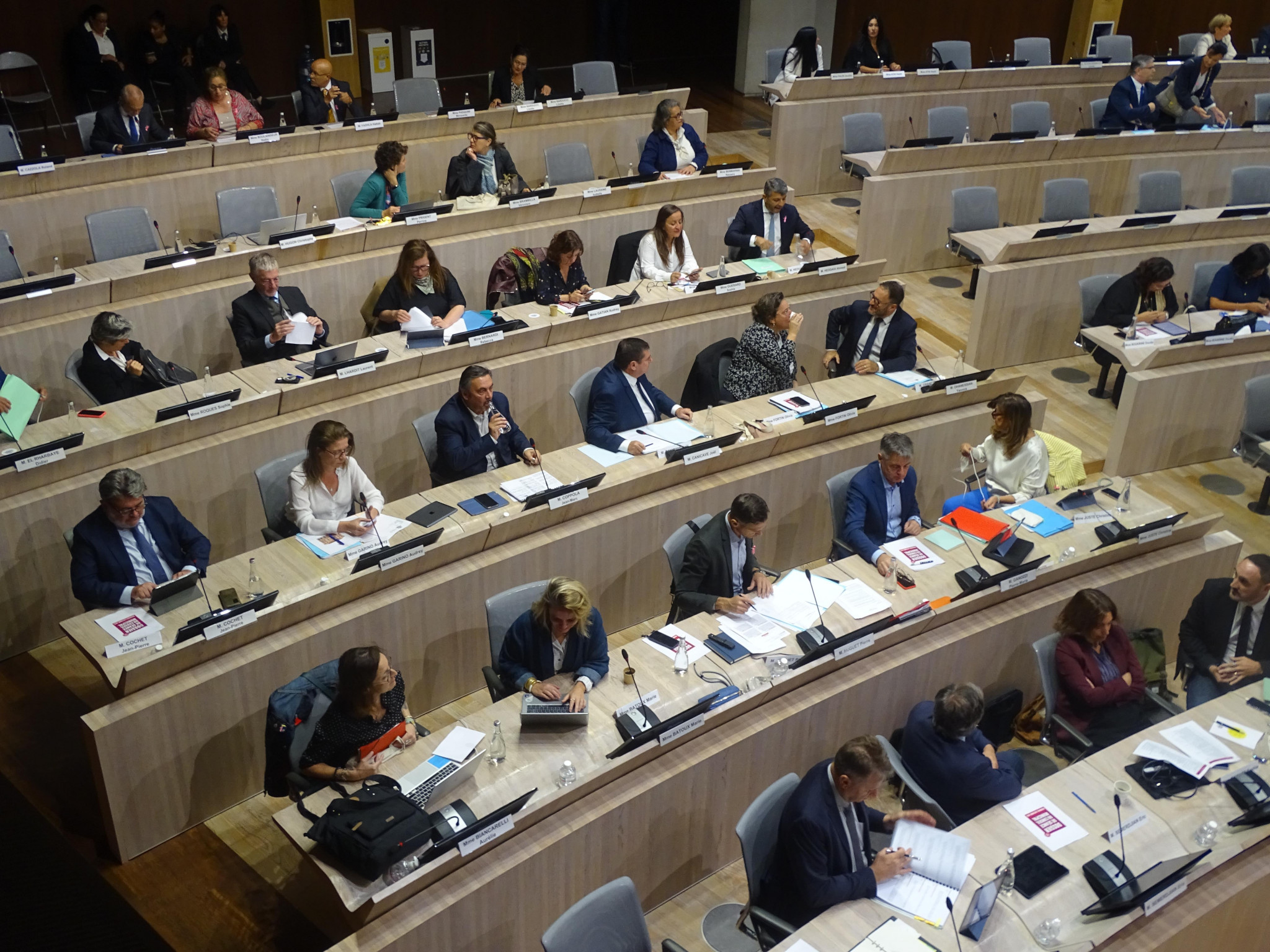 La municipalité veut une table ronde pour la marina