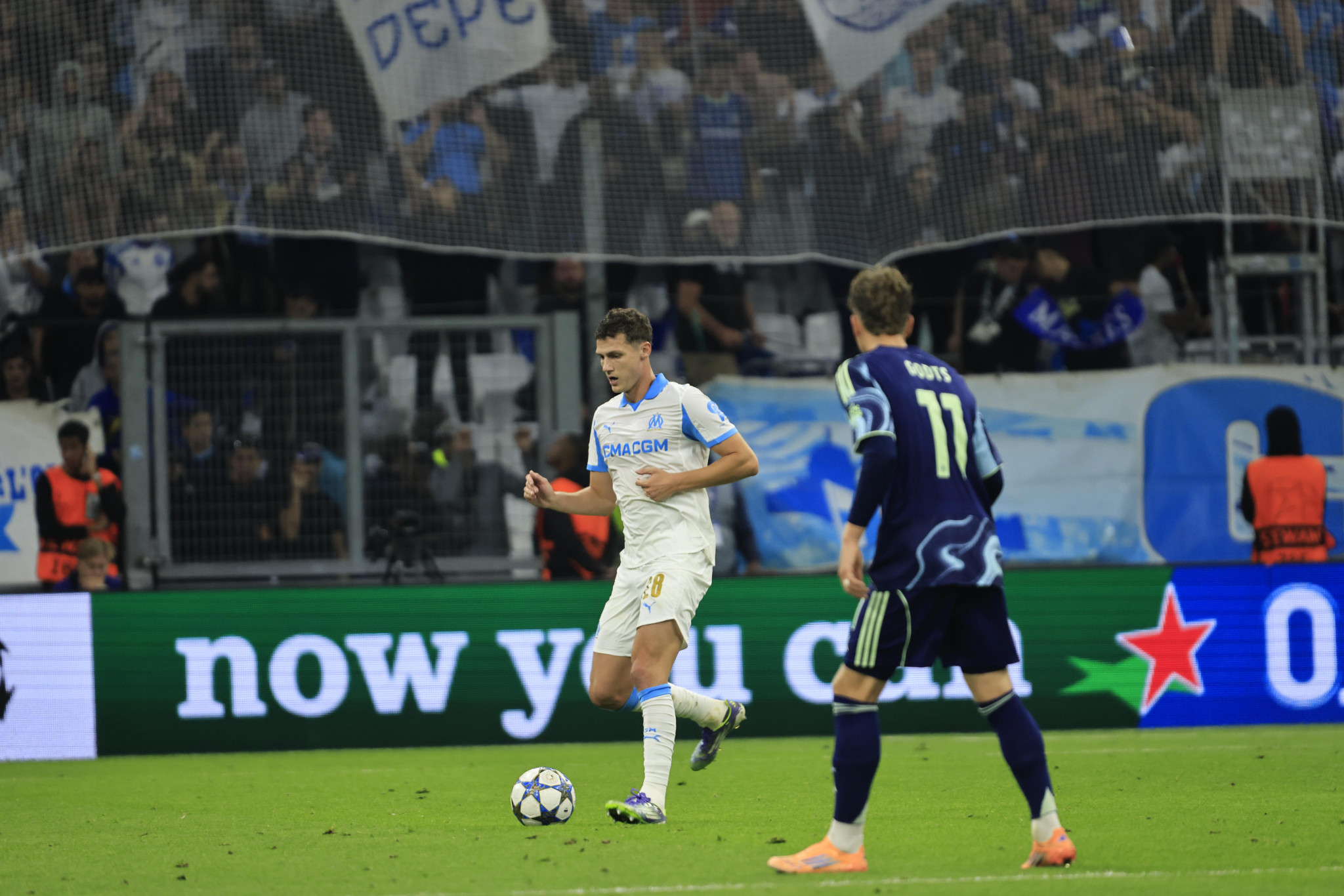 Islande-France : Benjamin Pavard appelé en renfort