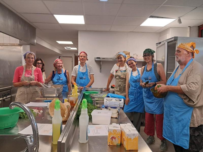Encore plus de couverts pour les Petites Cantines d’Aix