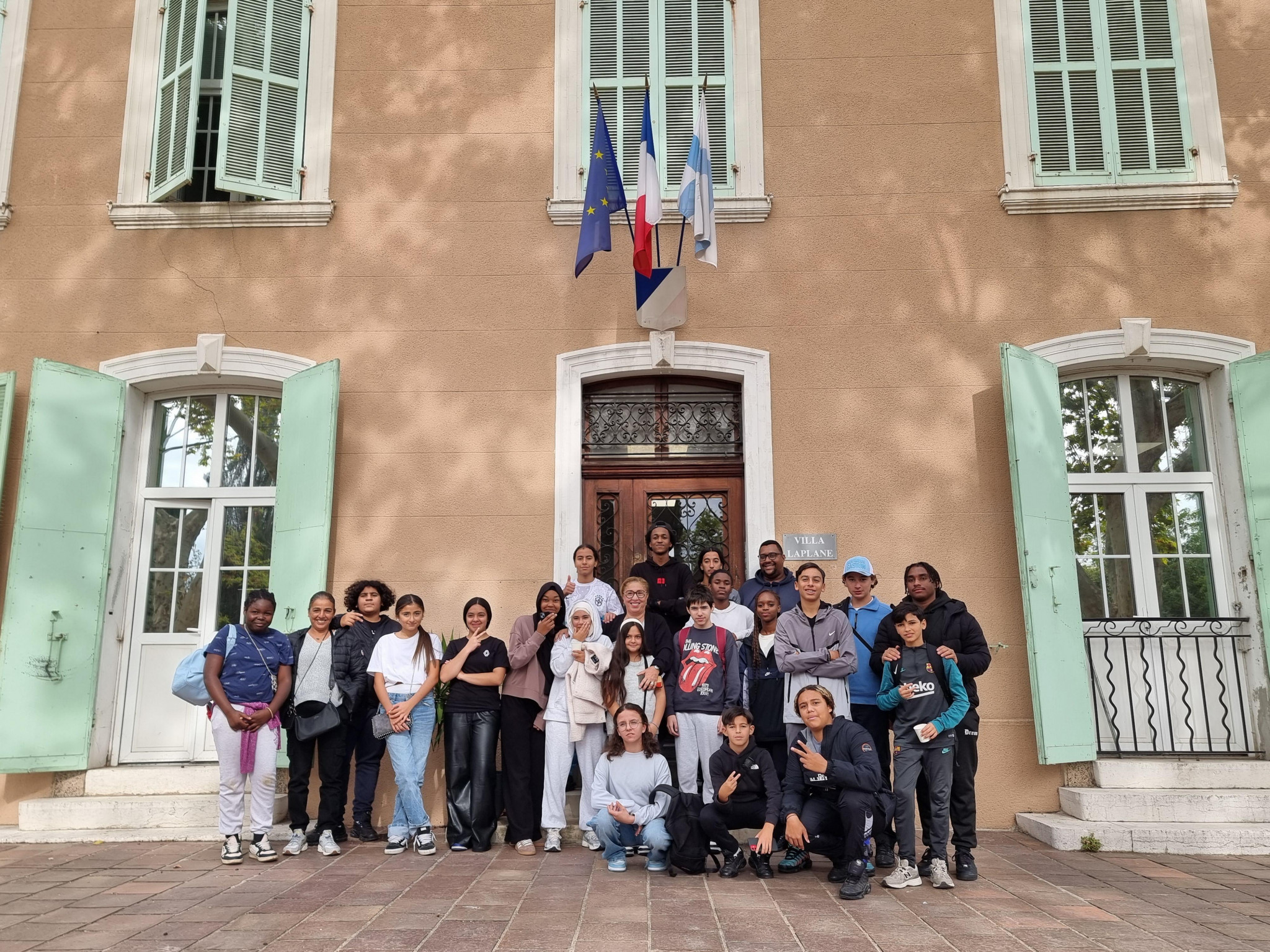 [En immersion avec les jeunes de la Martine 1/4] Un rallye citoyen qui fait étape à la mairie