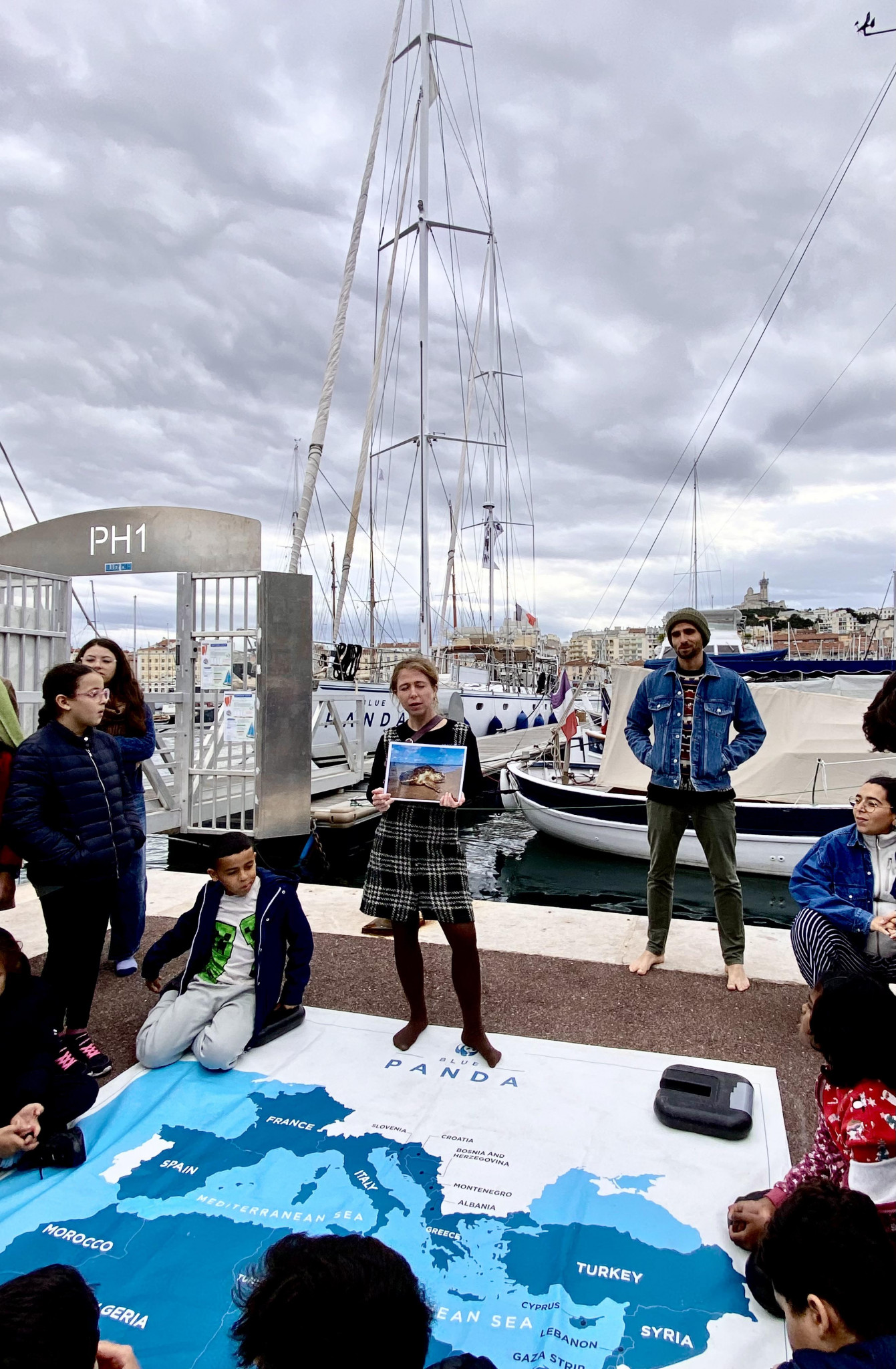 Un voilier ambassadeur du WWF sensibilise les élèves à la Méditerranée
