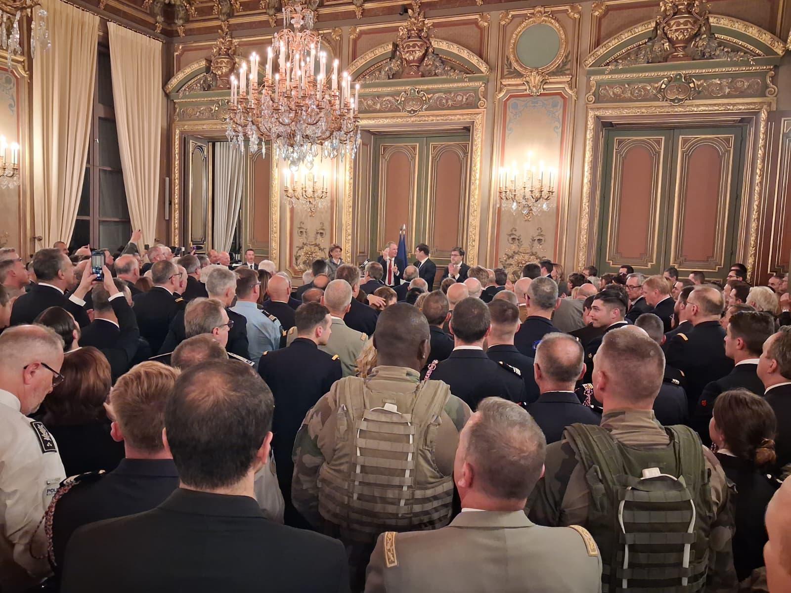 Salle comble pour le départ du préfet Georges-François Leclerc