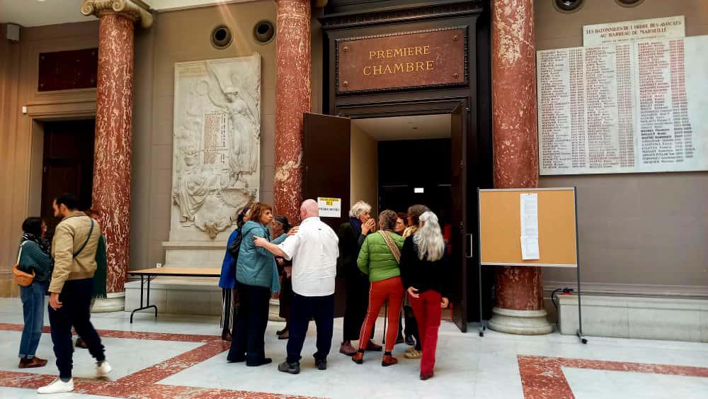 À la barre, les silences brisés de la bibliothèque de l’Alcazar