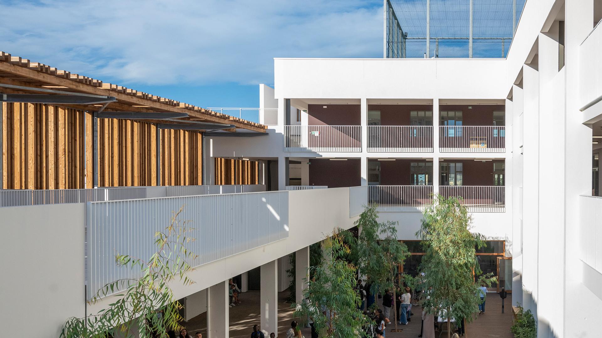 L’inauguration contestée du collège jésuite Loyola