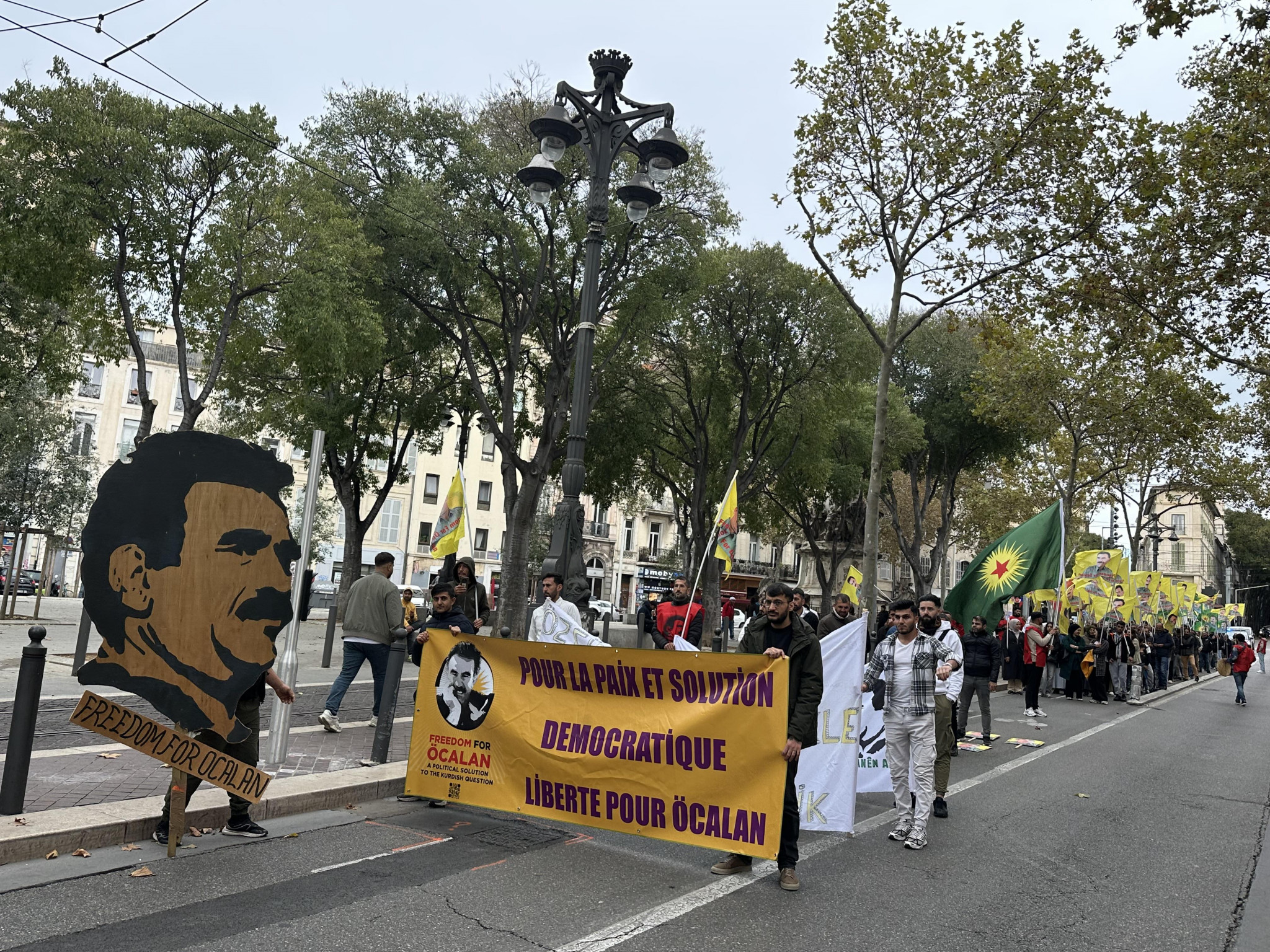 Les Kurdes mobilisés pour la paix et la libération d’Apo