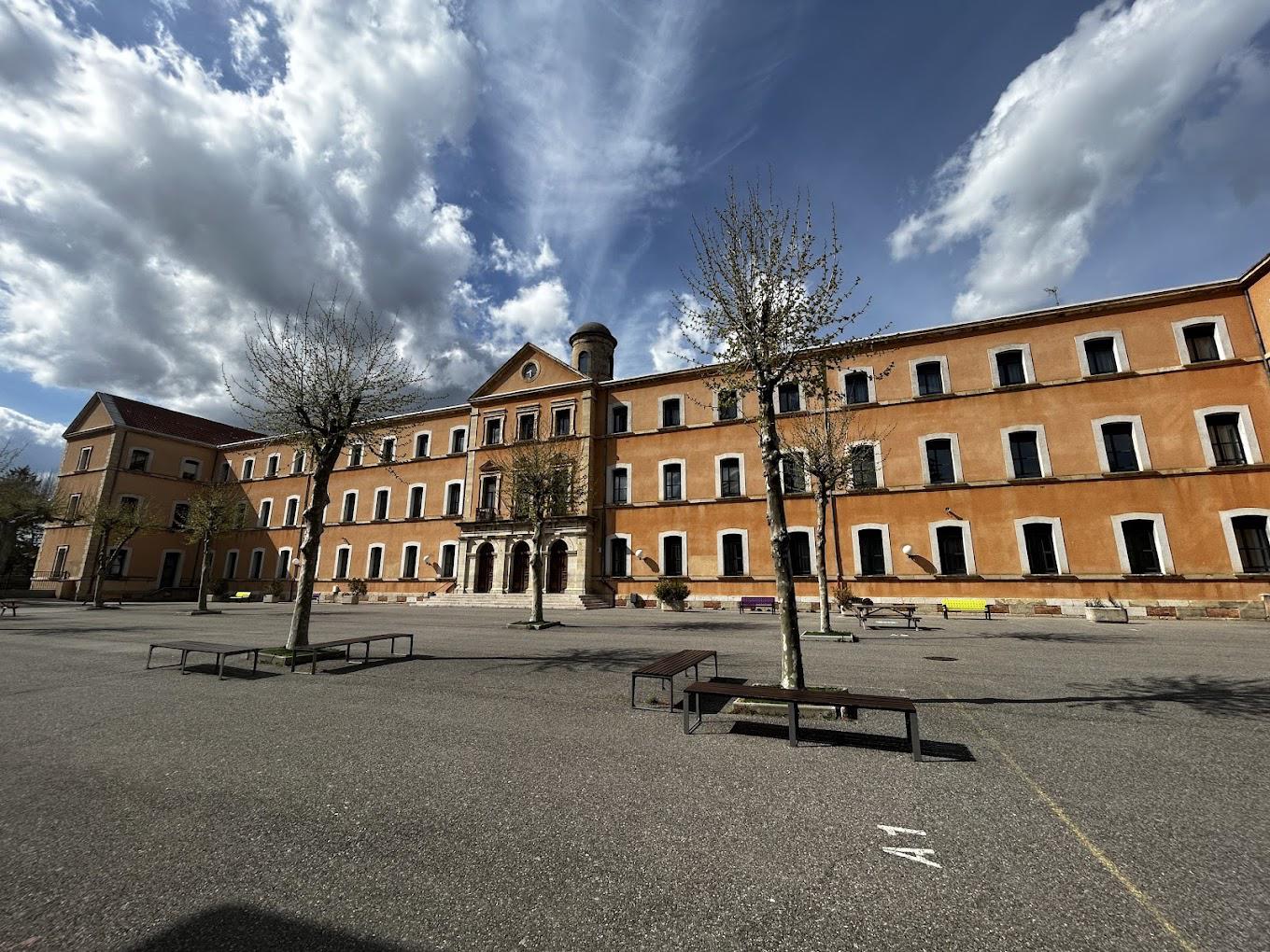 Au lycée Raynouard, le non-remplacement d’une professeure absente suscite la colère