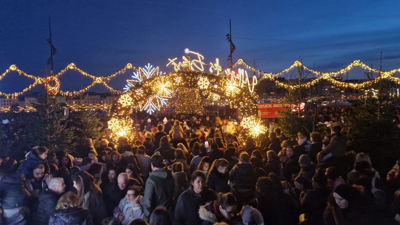 Illuminations et festivités lancent Noël en Provence