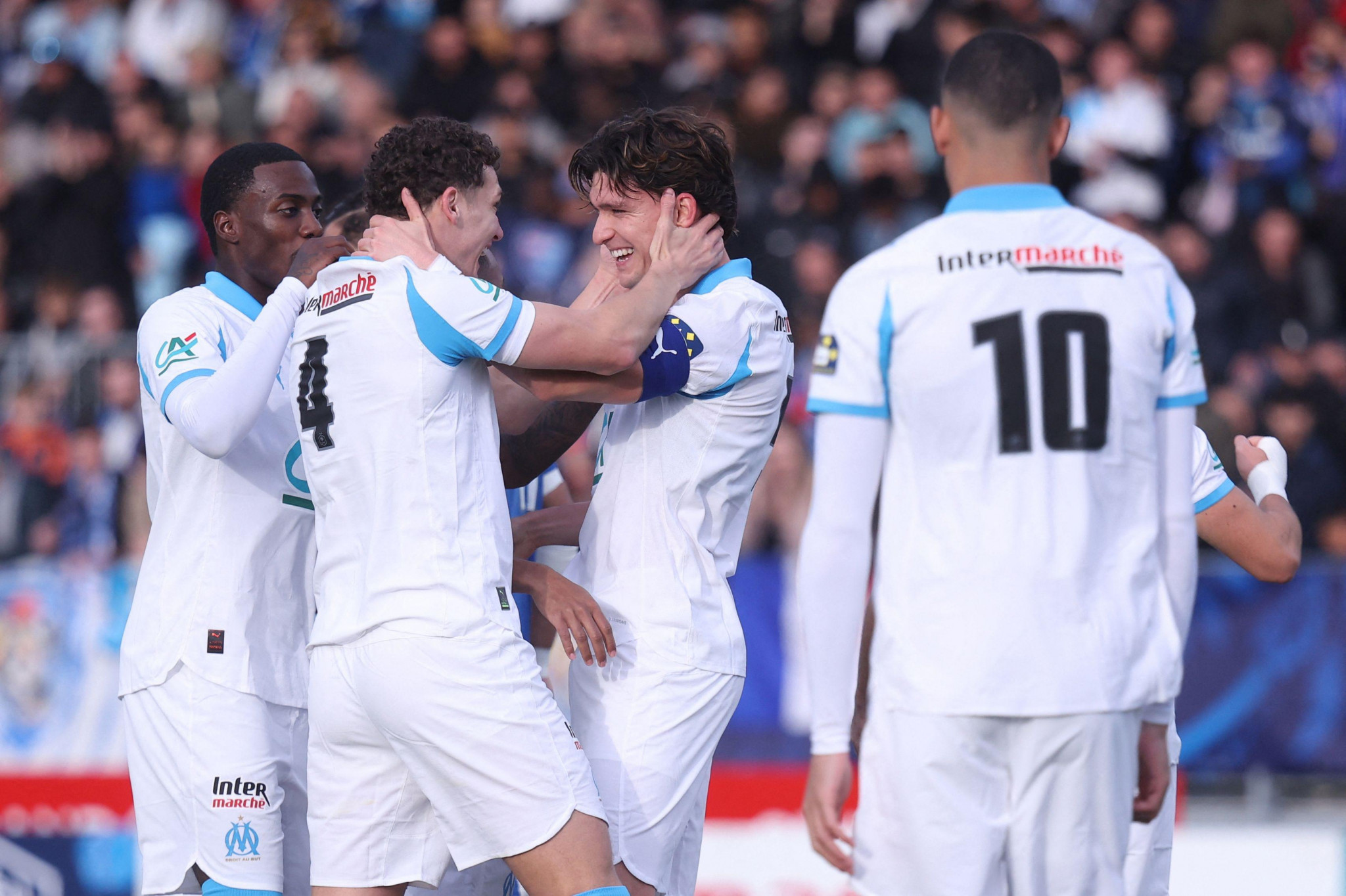 L’OM termine par un festival