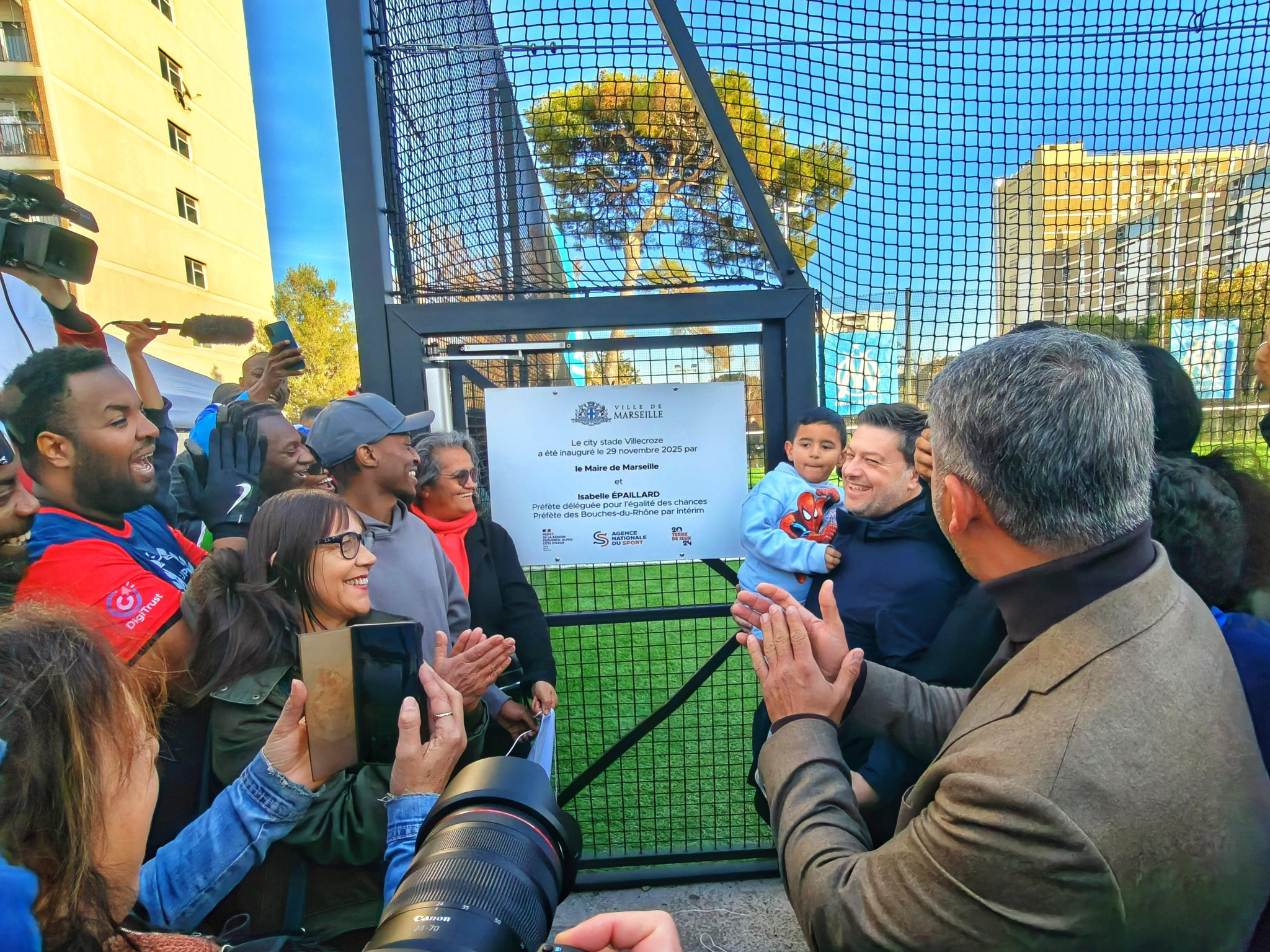 Le city-stade Villecroze des Oliviers inauguré dans la joie