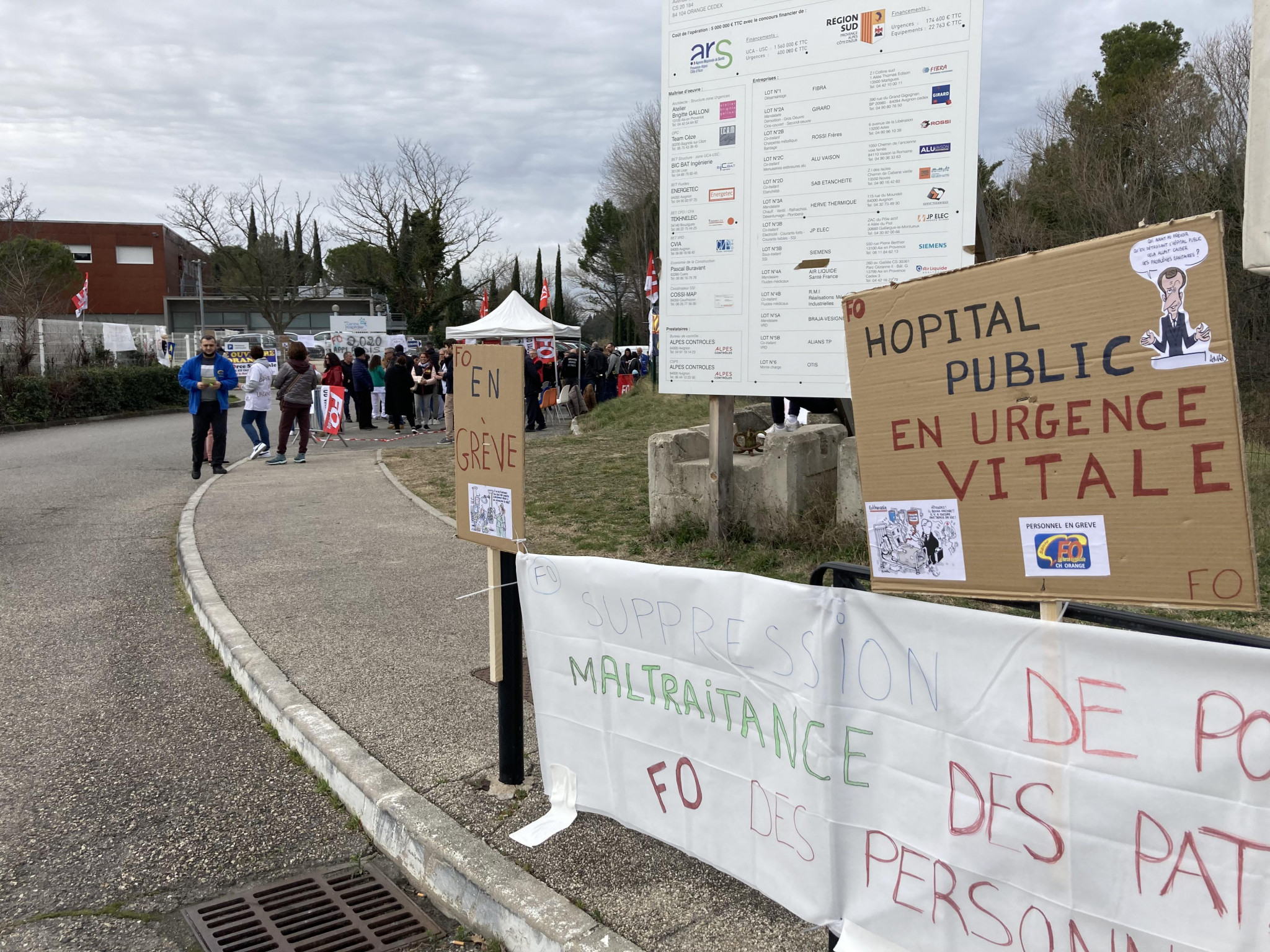 Le profil du néo-directeur de l’hôpital d’Orange fait tousser