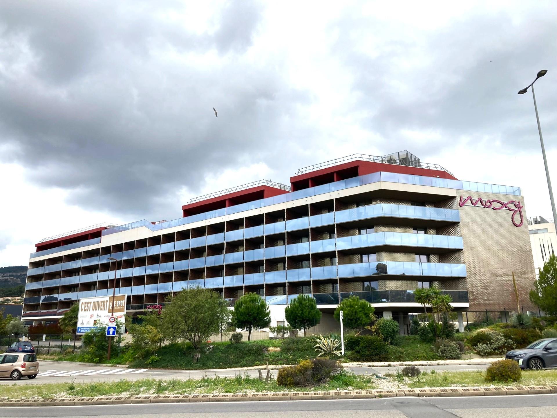 A La Ciotat, l’hôtel 3 étoiles Moxy en plein marasme