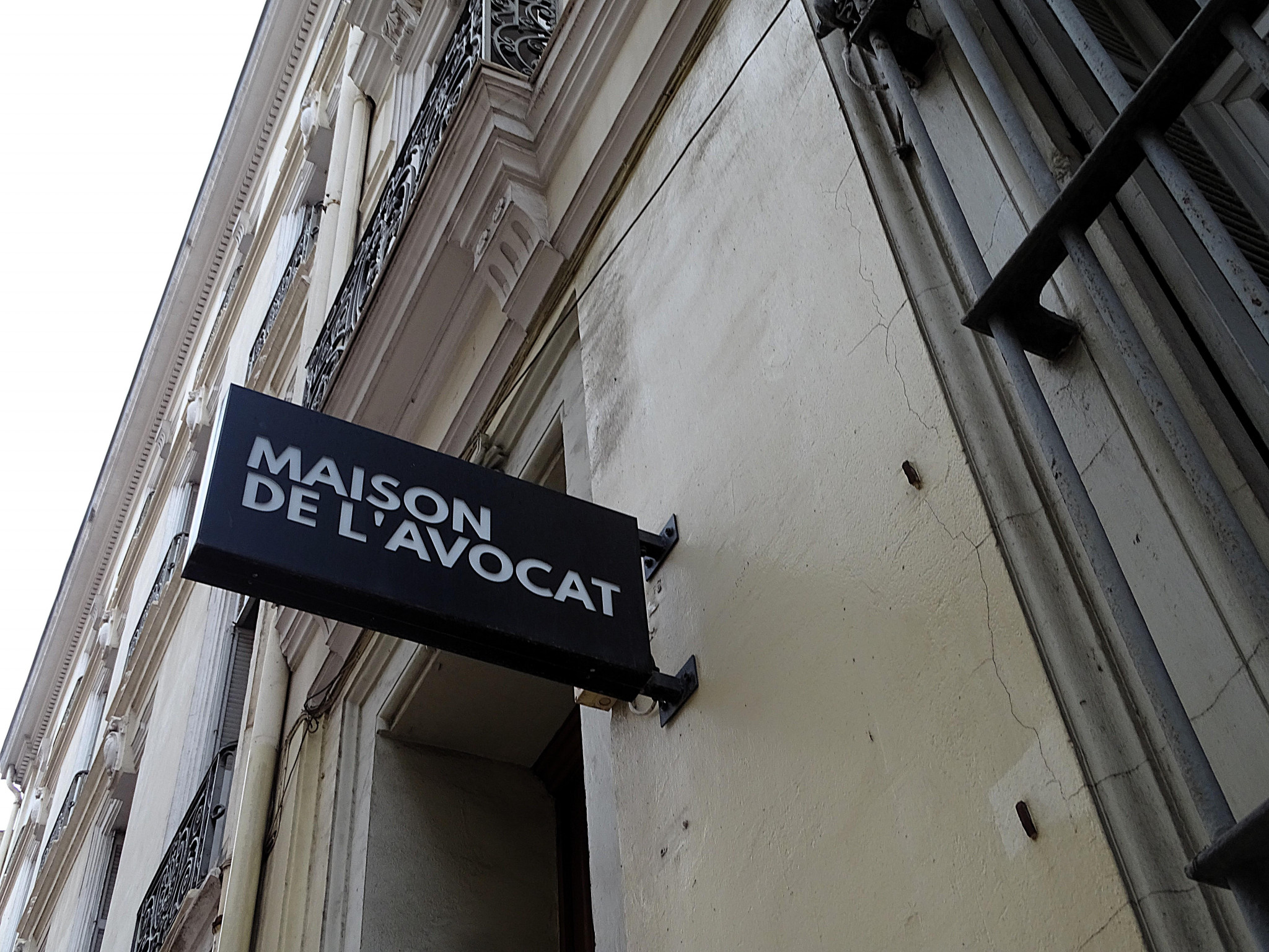 Violences sexuelles : les avocats exigent des mesures
