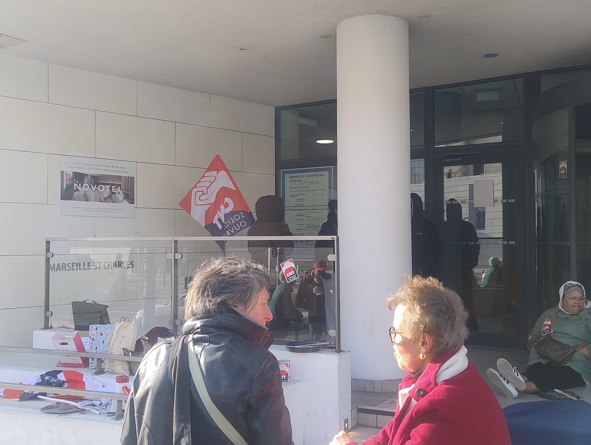 La mobilisation se poursuit à l’ex-Holiday Inn