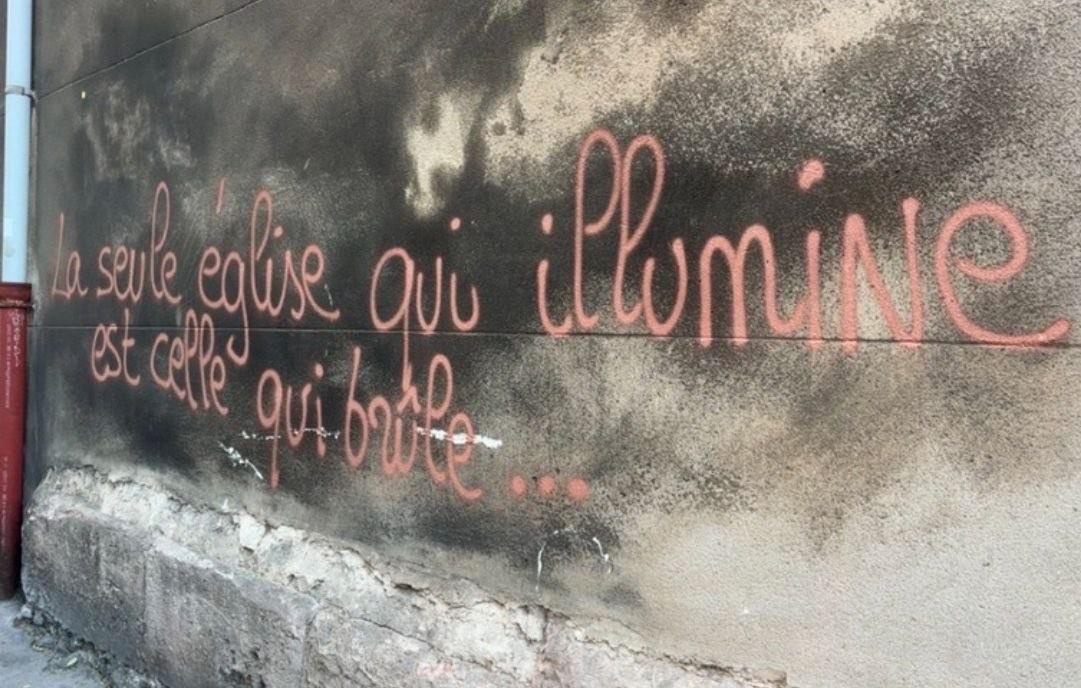 Plaintes après des tags sur une église à Marseille
