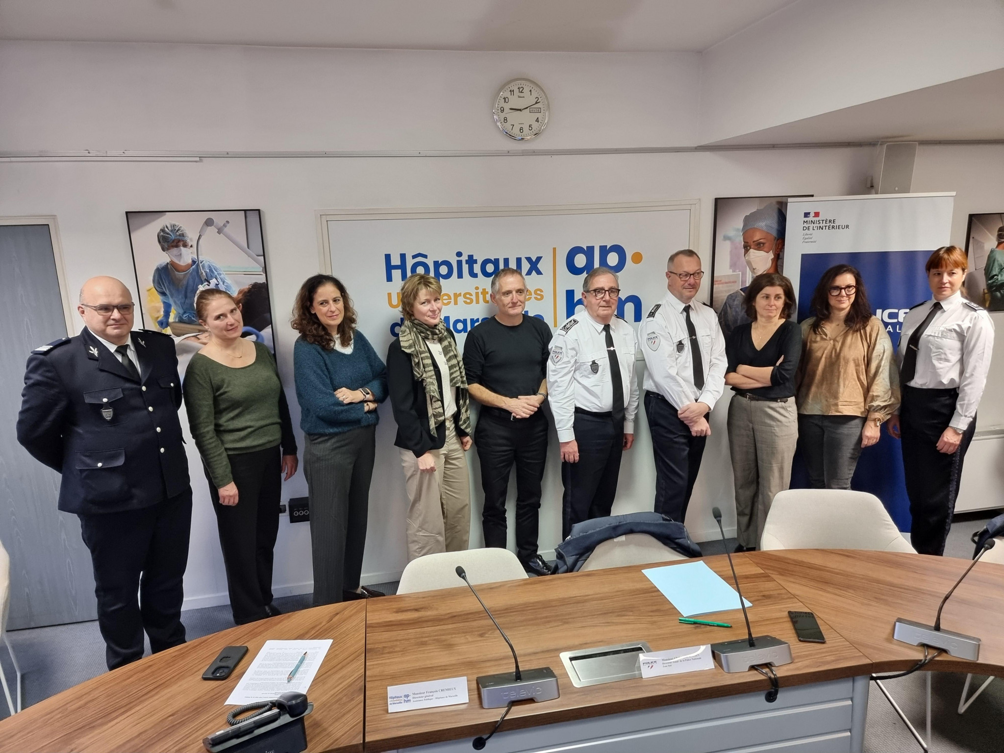 Des policiers dans l’hôpital à Marseille pour recueillir les plaintes