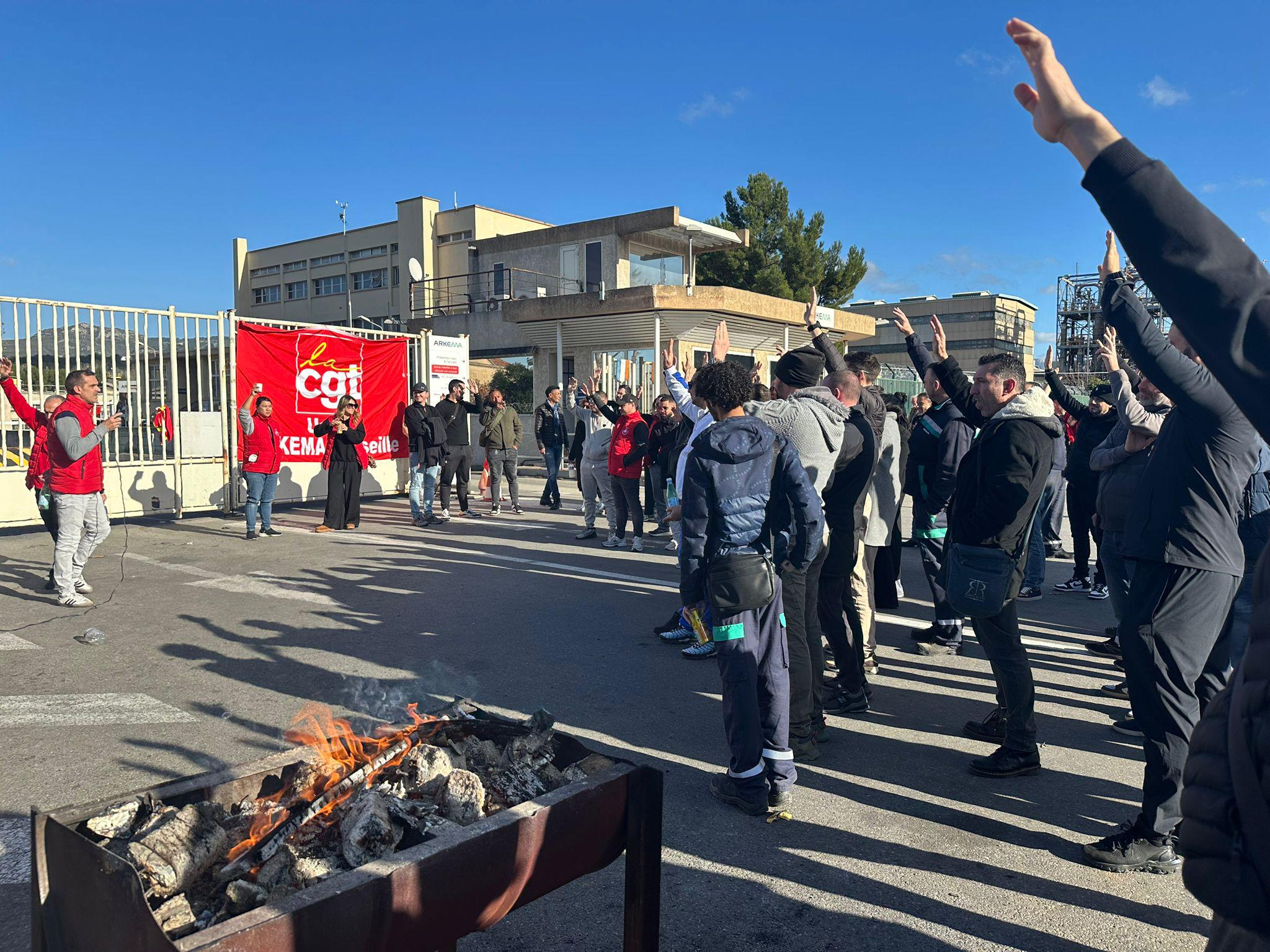 Les salariés d’Arkema reconduisent la grève jusqu’à mardi à Marseille