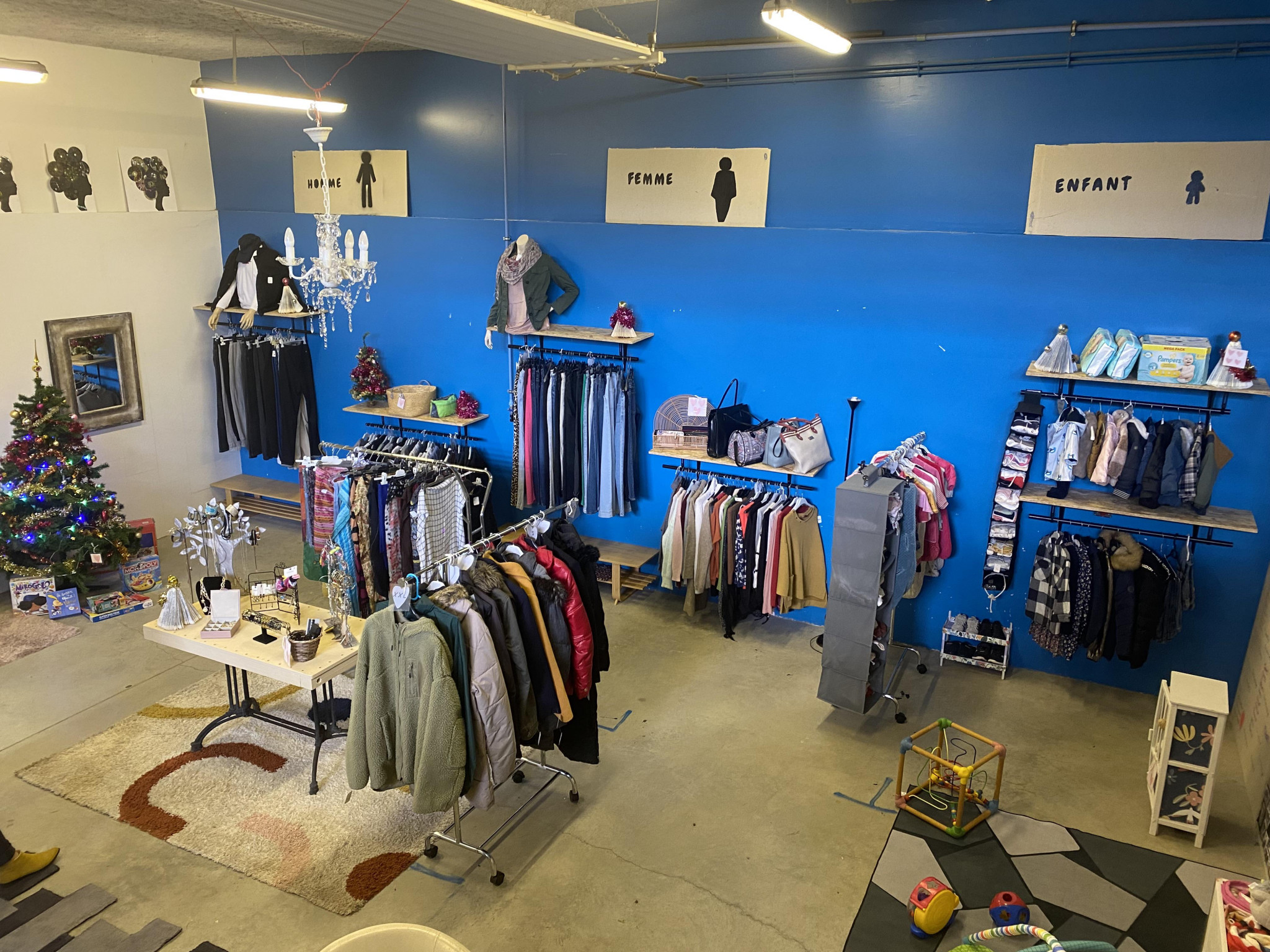Une boutique solidaire au collège Jean-Moulin, à Marseille