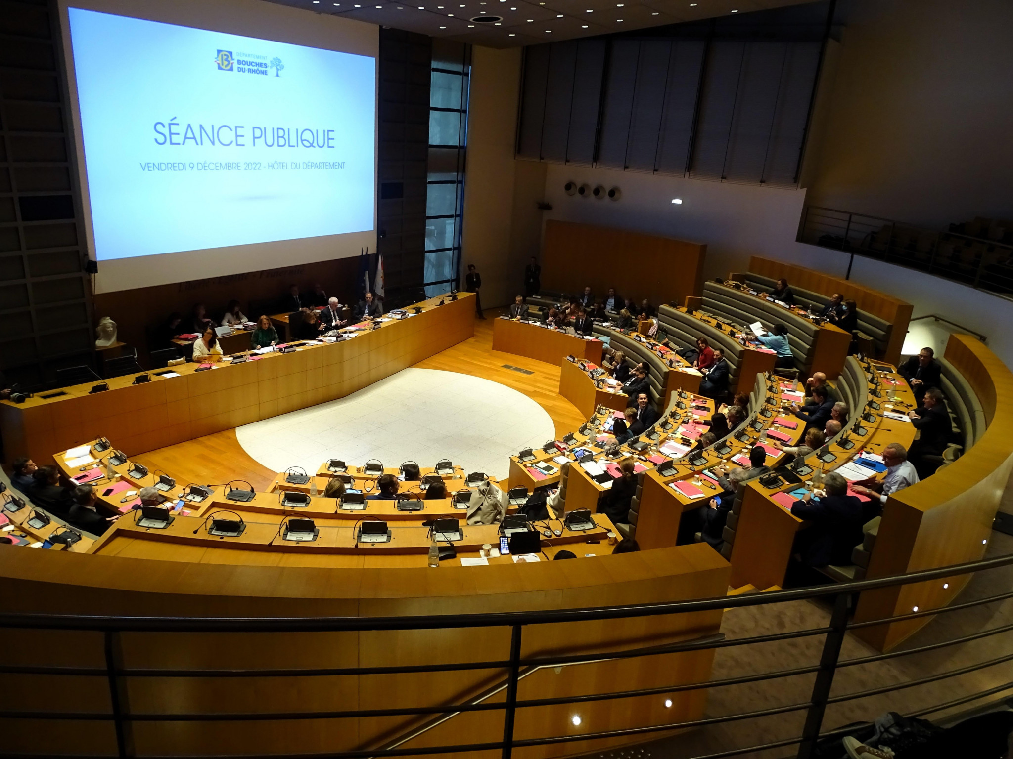 Au Département, l’opposition de gauche dénonce la gestion des aides