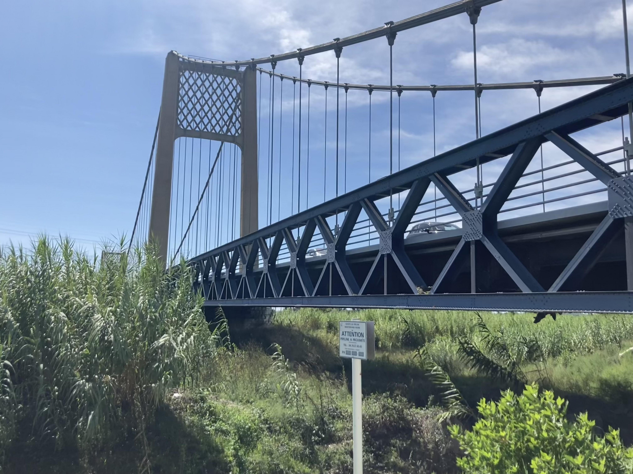 Dialogue de sourds sur le pont de Rognonas