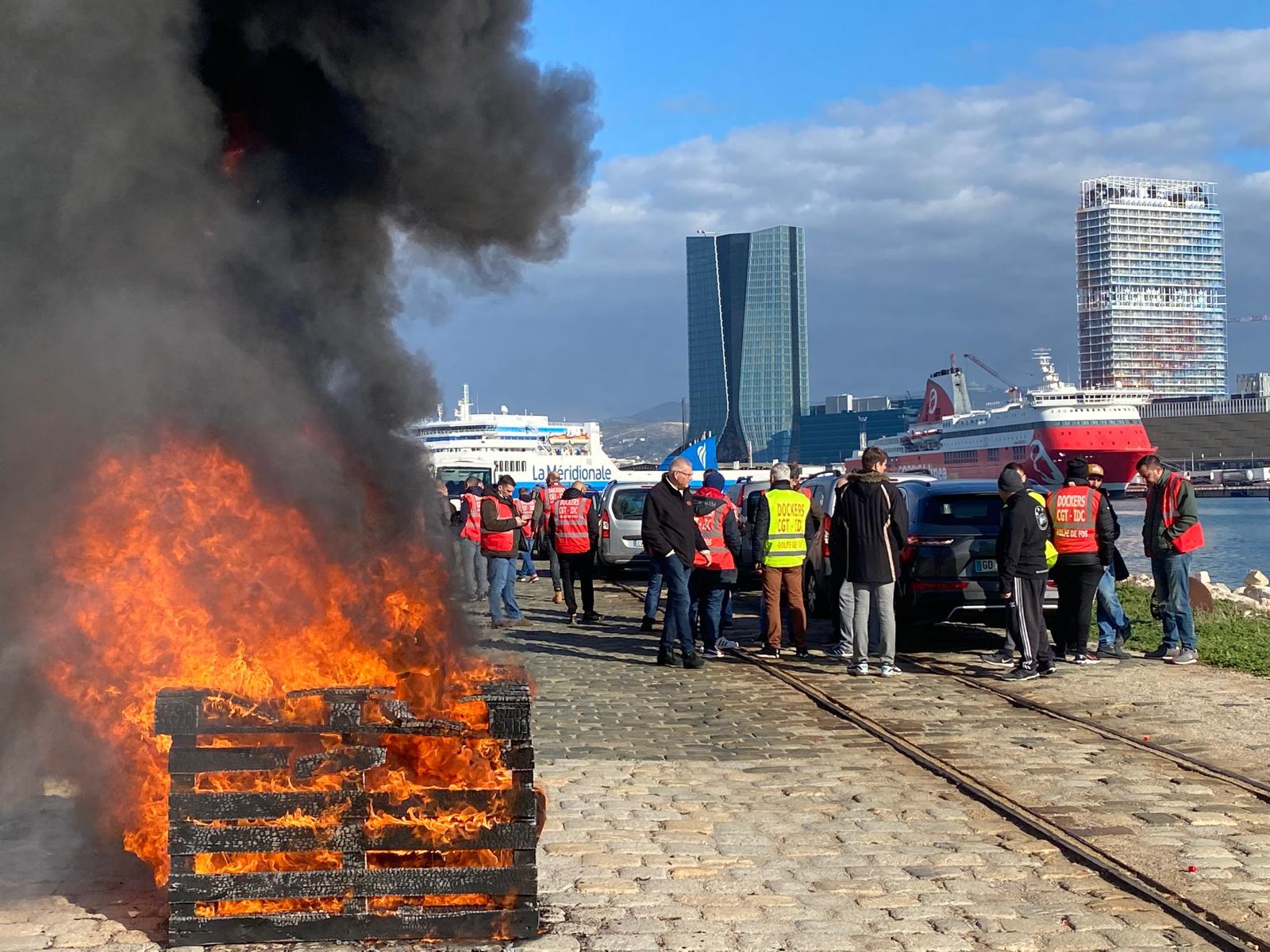 La CGT, qualifiée de «&nbsp;mafia des dockers&nbsp;», porte plainte