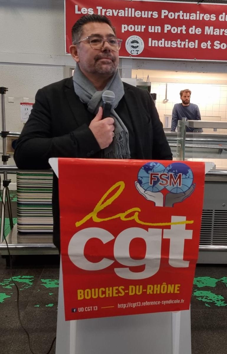 Des portuaires qui défendent leur force de travail