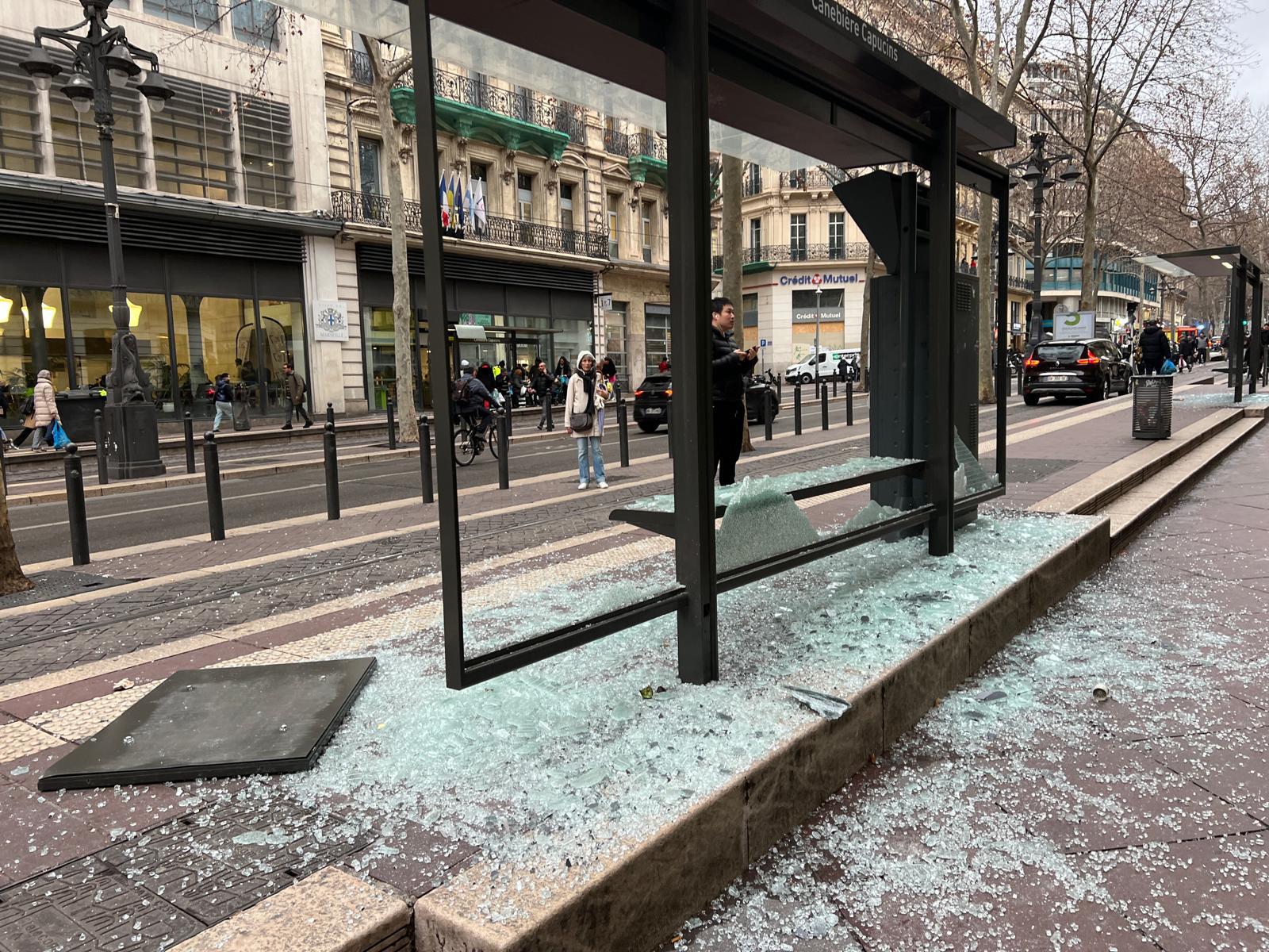 Les organisateurs condamnent les dégradations en marge du cortège